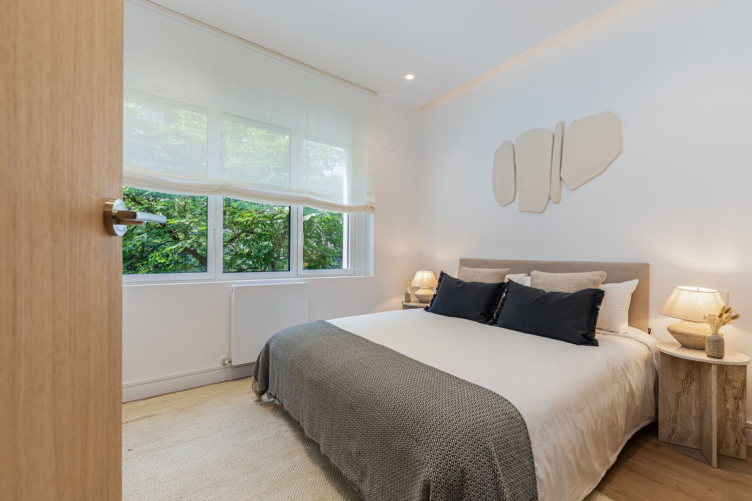 Three-bedroom open-plan living in Chamberí’s most vibrant residential setting