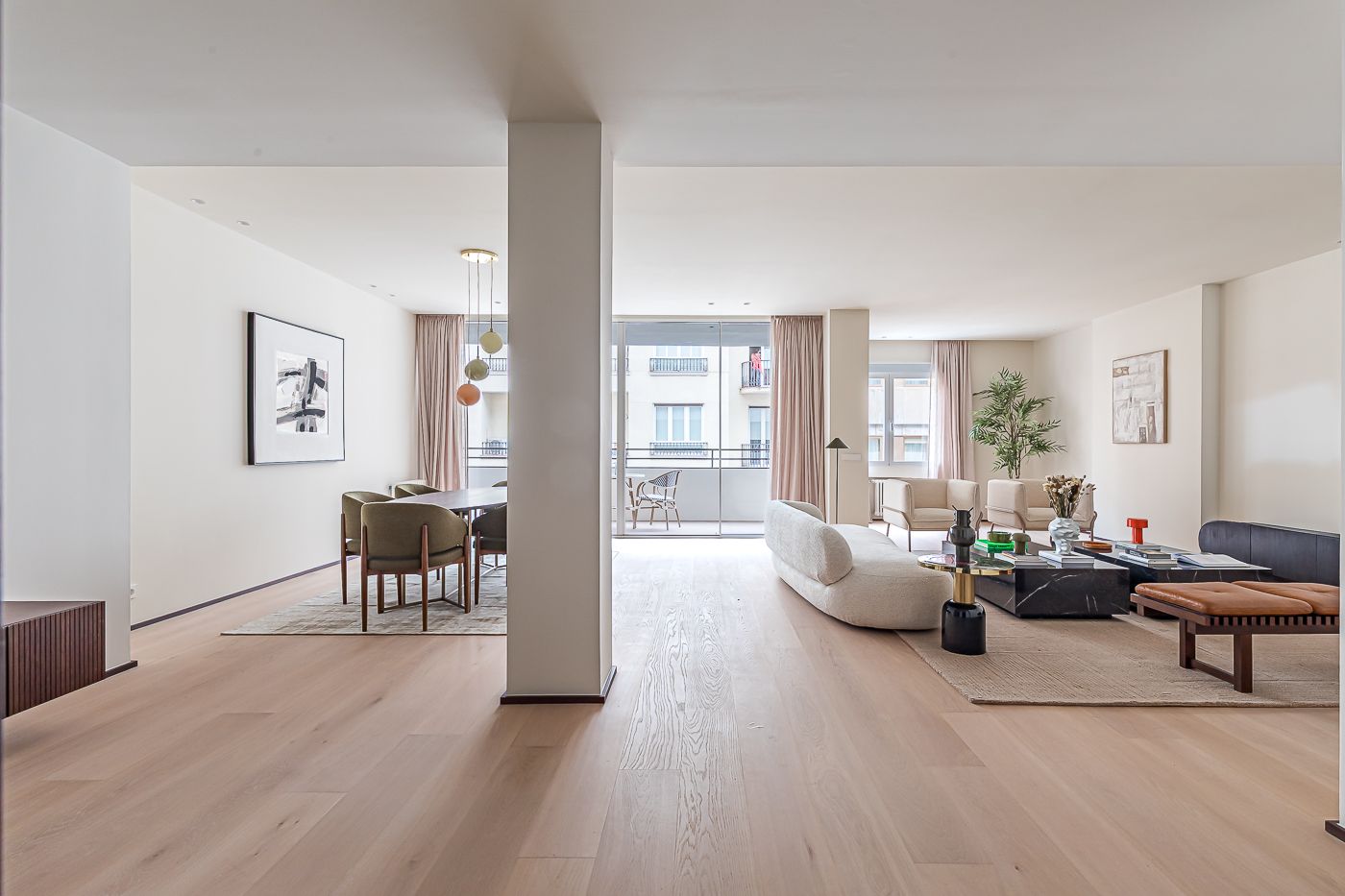 Four-bedroom living in the heart of prestigious Recoletos
