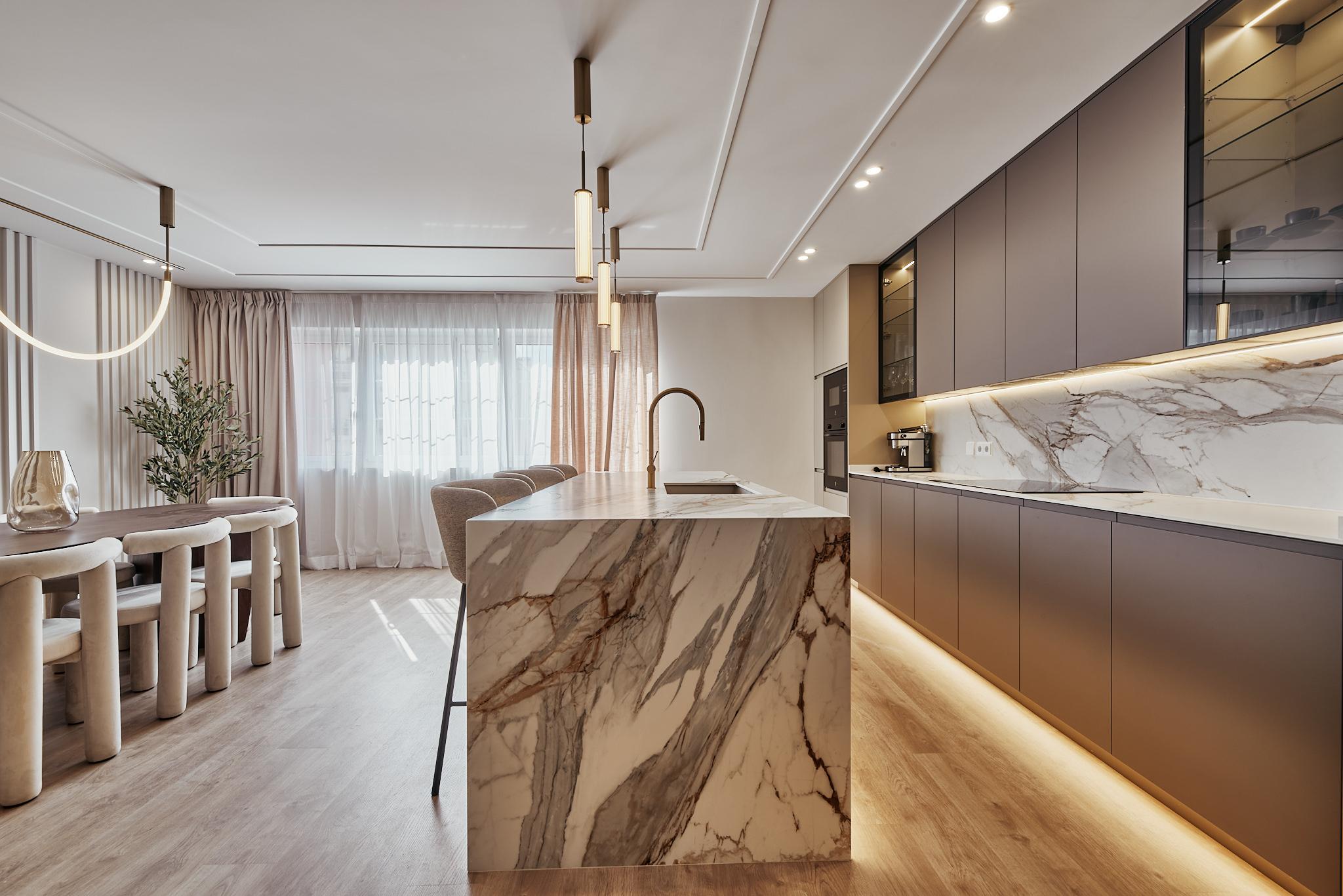 Amplitud residencial y garaje en Castellana