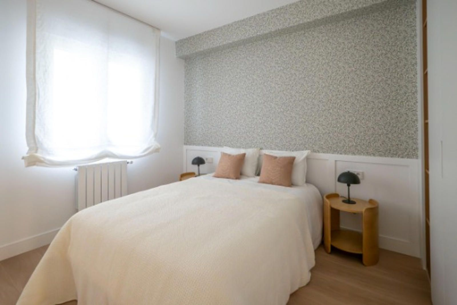 Renovated apartment in Cuatro Caminos with three bedrooms and premium finishes