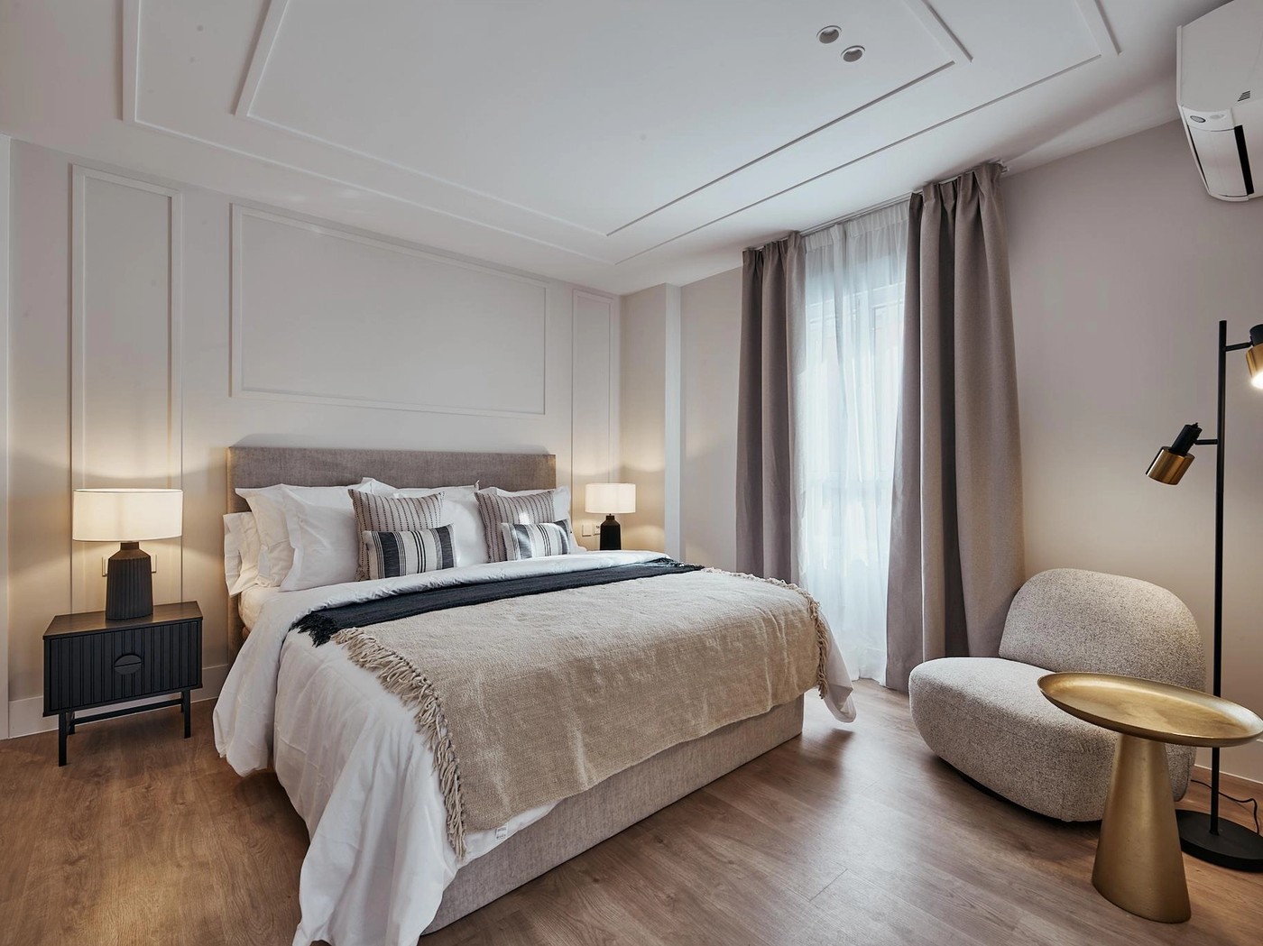 Amplitud residencial y garaje en Castellana