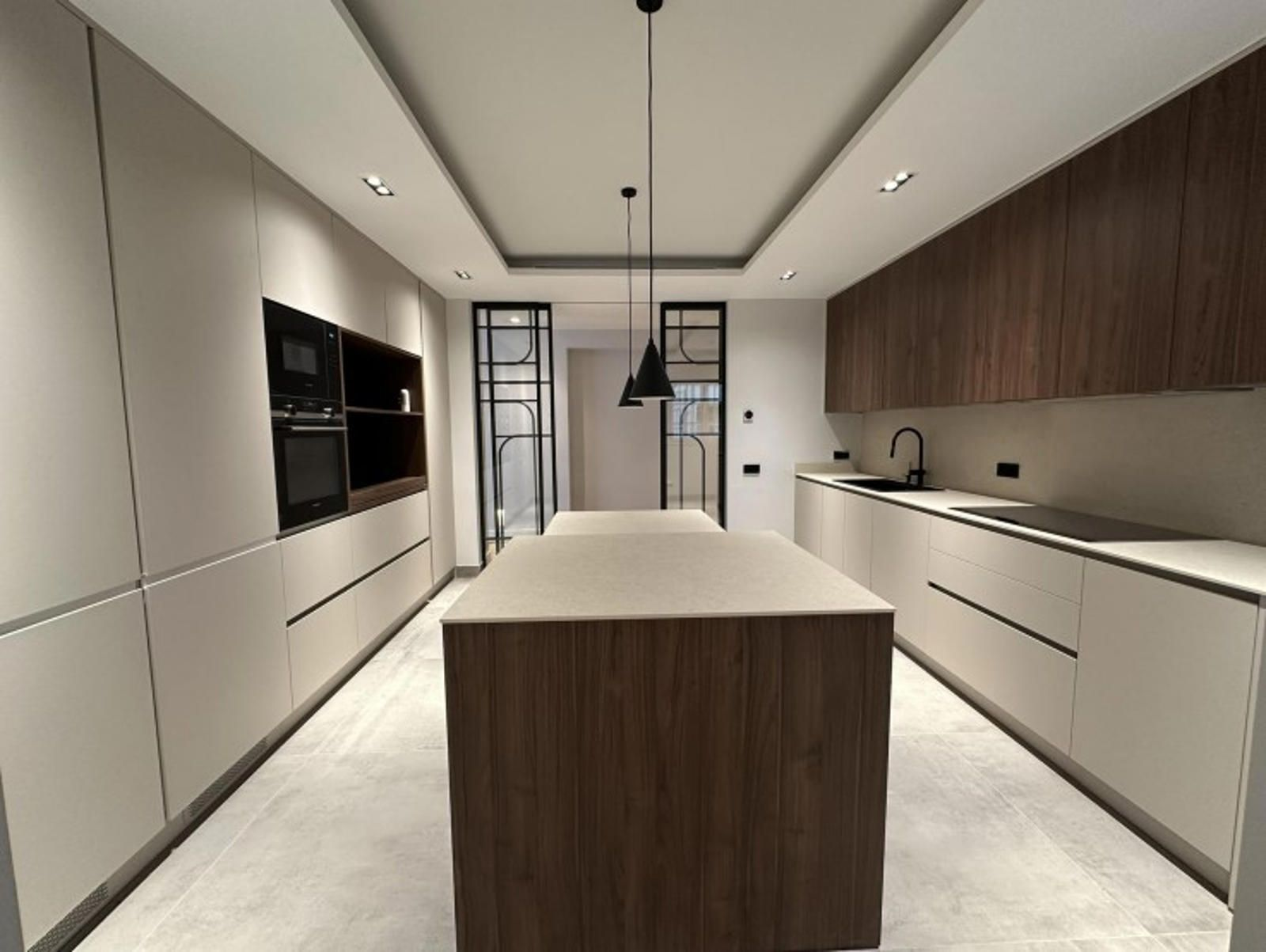A contemporary Guindalera renovation designed for elevated family living
