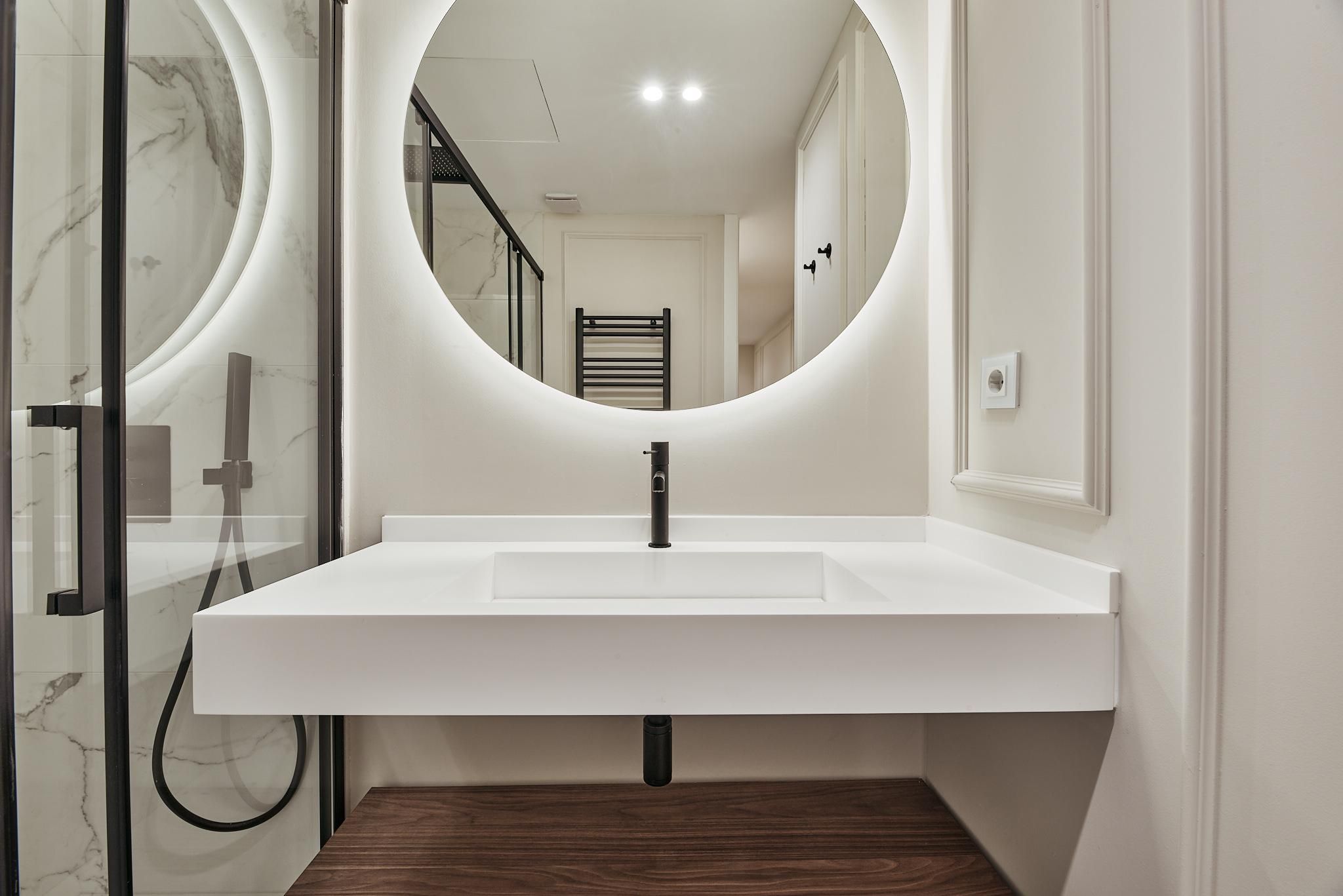 Luxury apartment in Castellana with excellent connectivity and refined city living