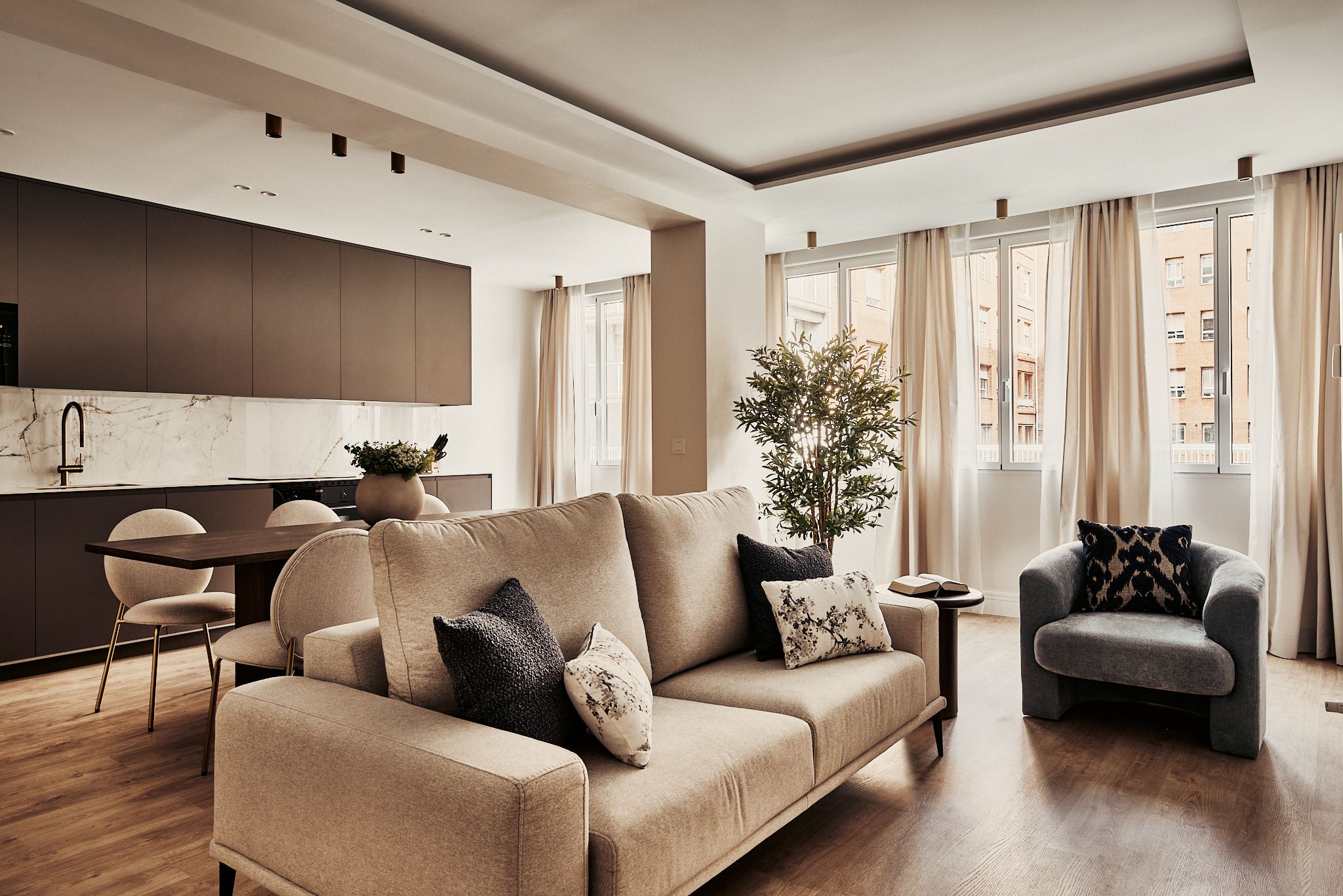 Exclusive Lista property with three bedrooms and a fully equipped kitchen