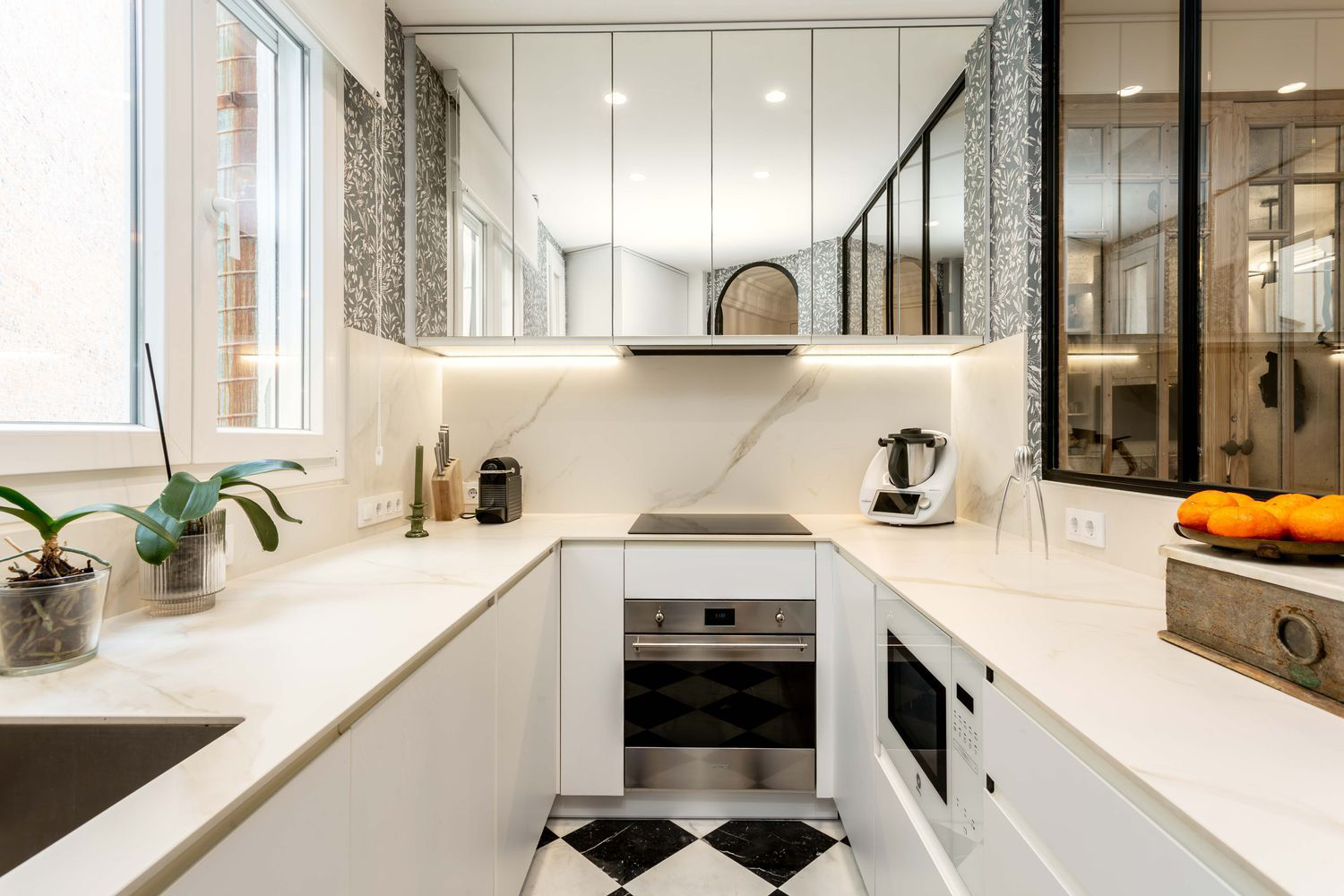 Elegant apartment in Goya set within a classic 1929 Madrid building