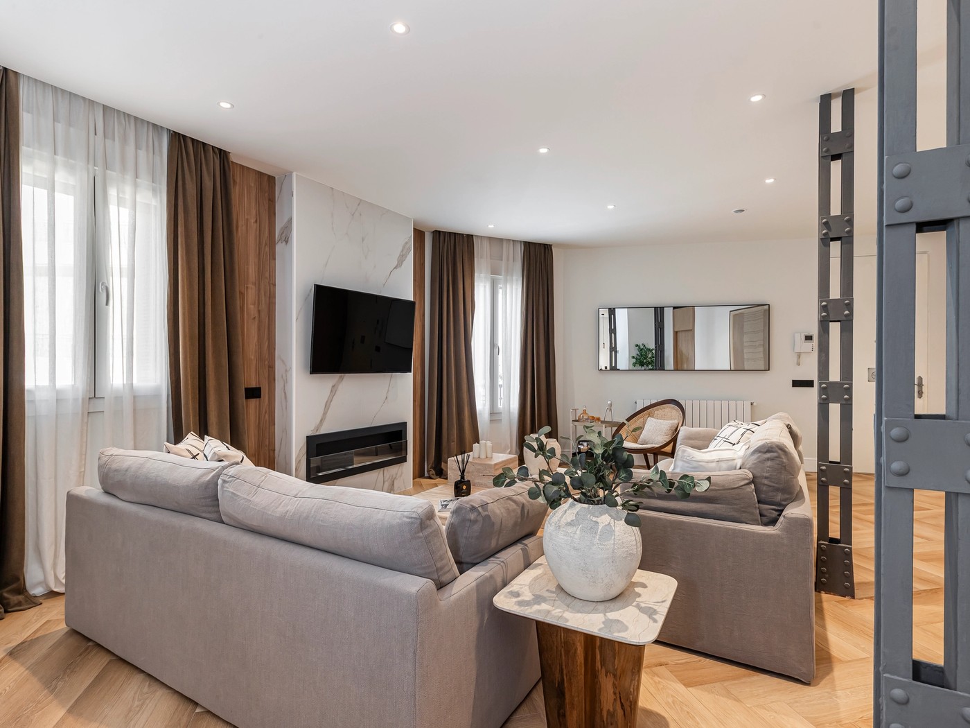 Luz en cuatro orientaciones y terraza privada en Lista