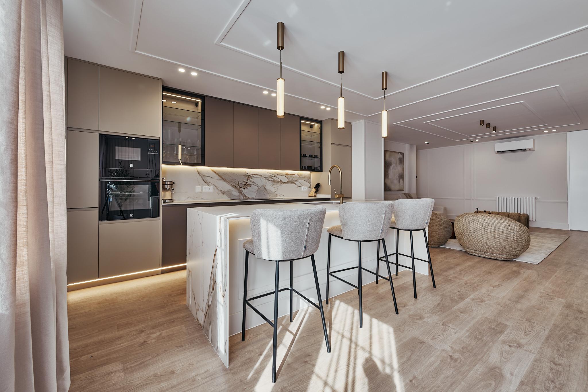 Amplitud residencial y garaje en Castellana