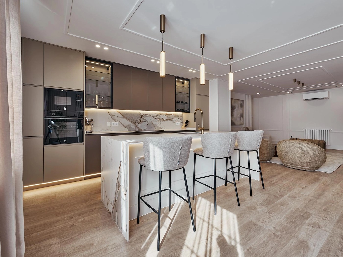 Amplitud residencial y garaje en Castellana