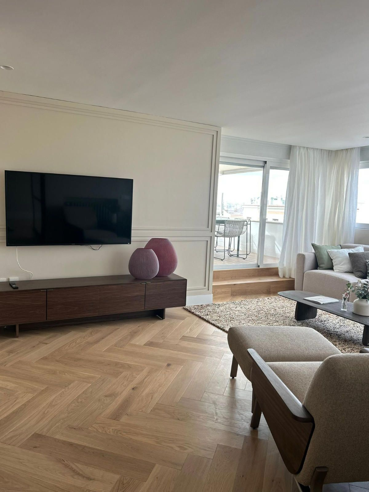 Elevated living, natural light and contemporary design in the heart of Goya