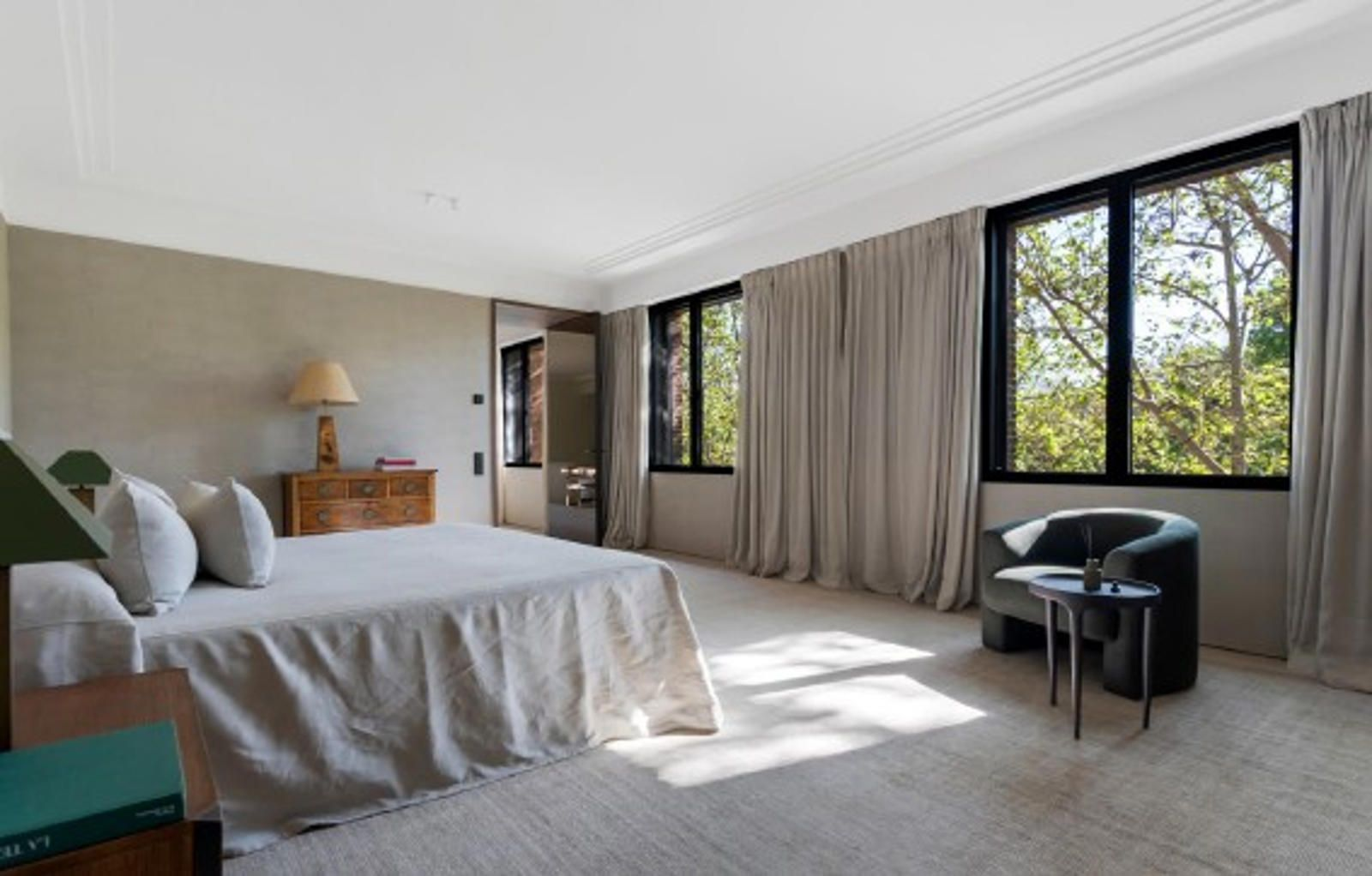 Residencia de 381 m² junto al Retiro con escala señorial