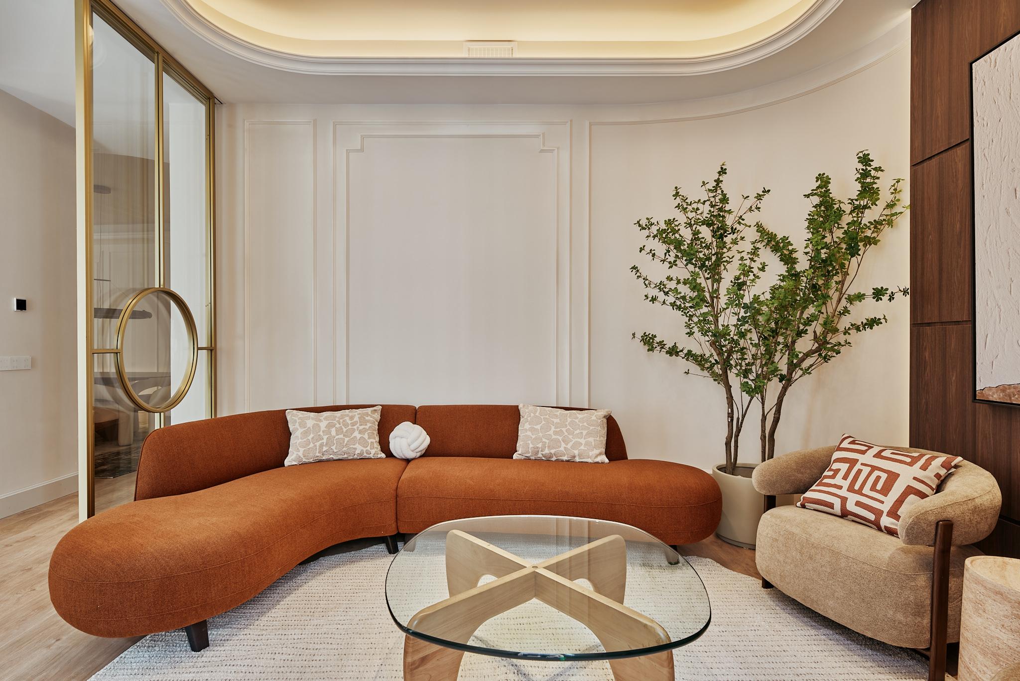 Luxury apartment in Justicia with four suites, dressing rooms and a historic building