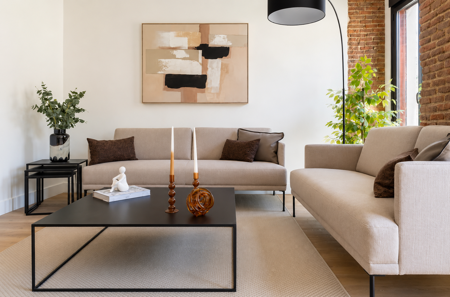 Light-filled home in Salamanca District with a functional contemporary layout