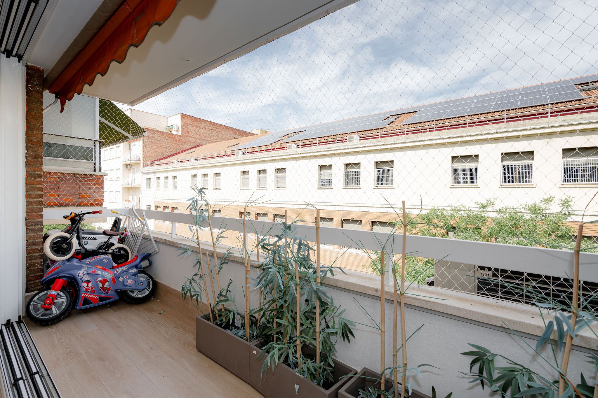 Terraza, garaje y vida exterior en Almagro