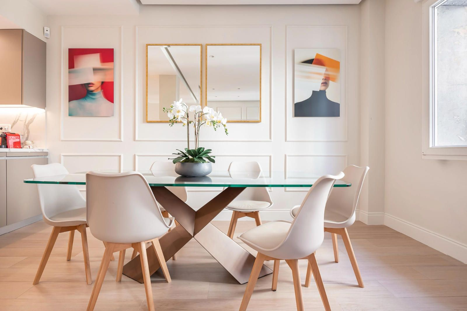 A contemporary residence designed for effortless living in Recoletos
