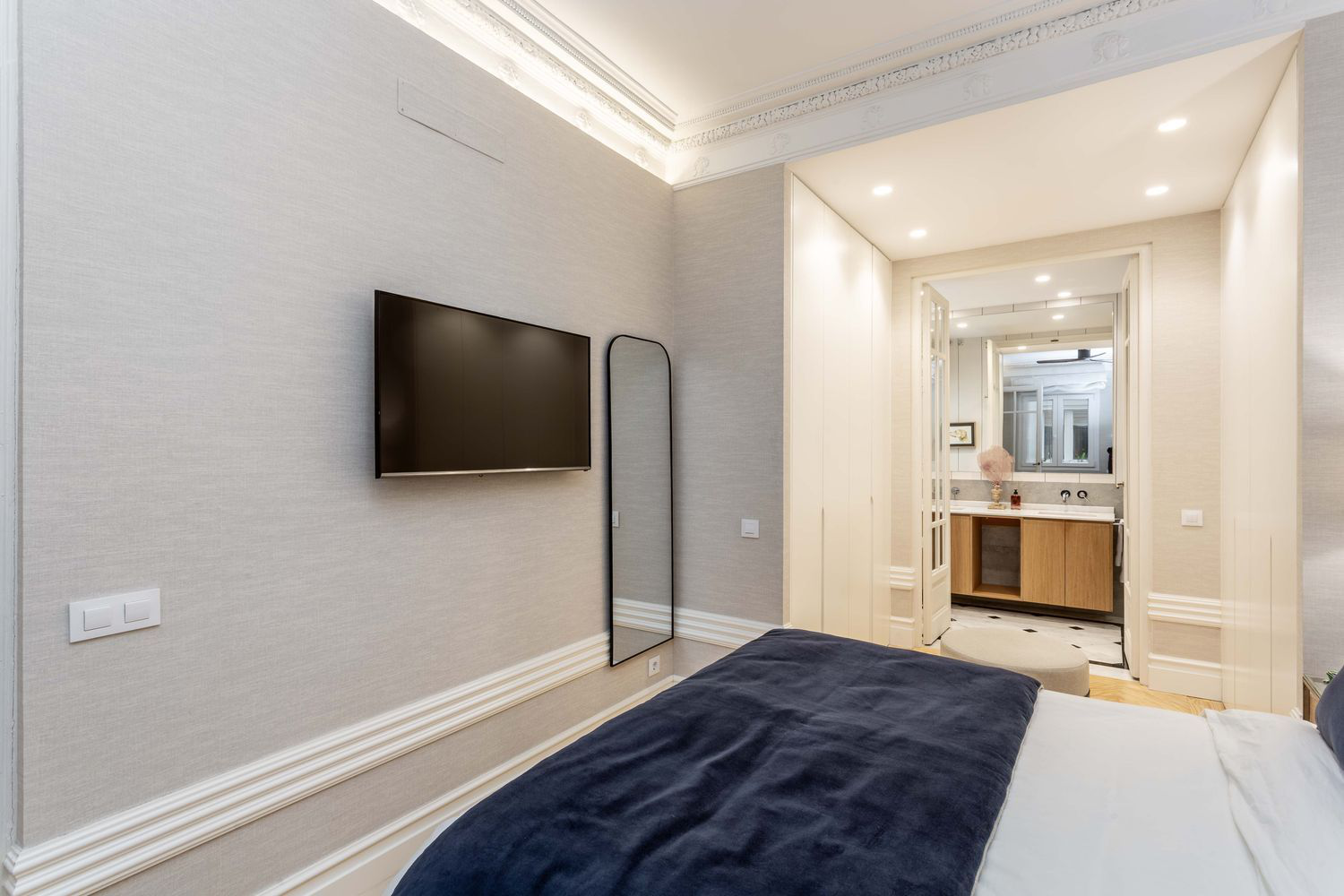 Elegant apartment in Goya set within a classic 1929 Madrid building