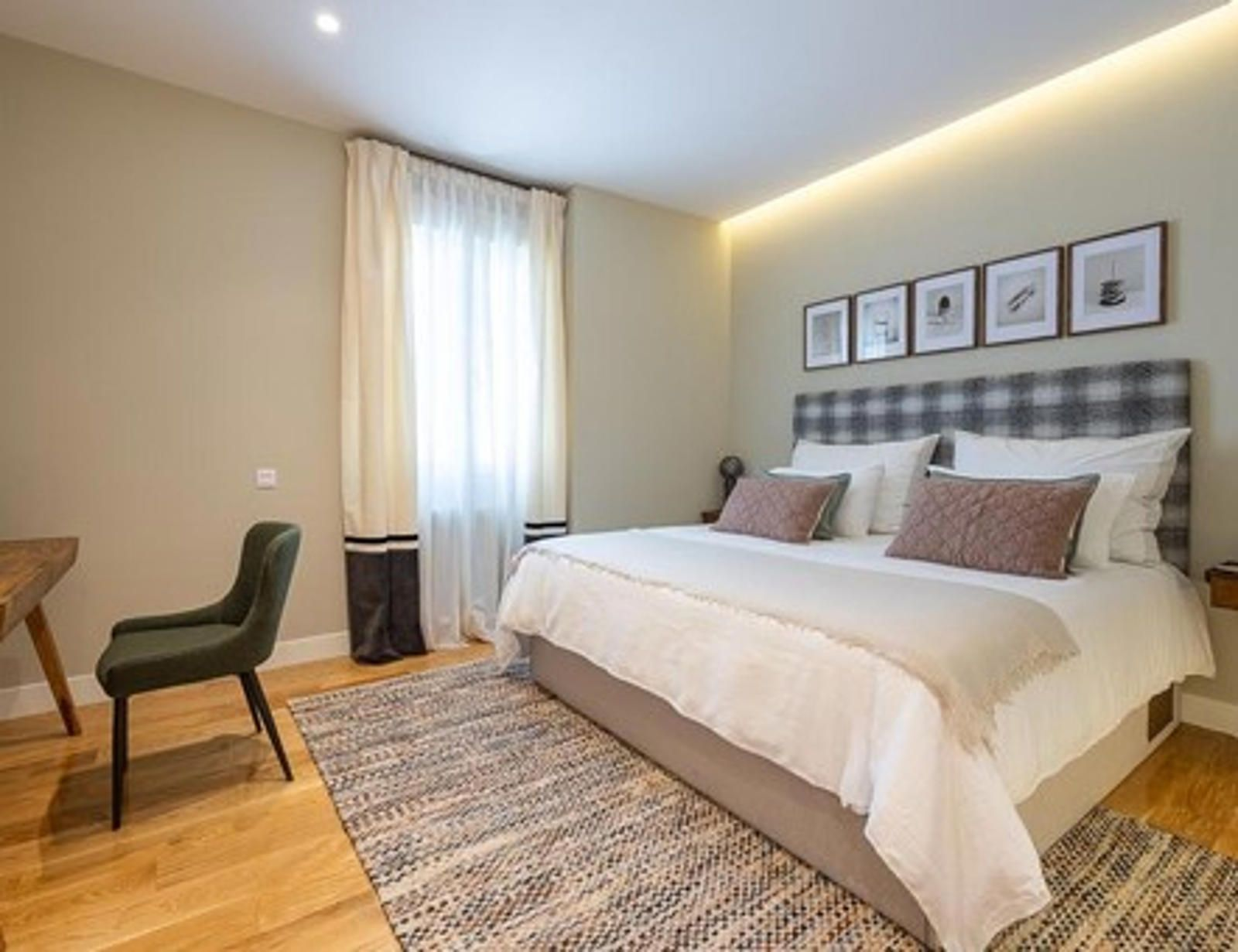 Classic architecture, contemporary interiors and exceptional ceiling heights in Recoletos
