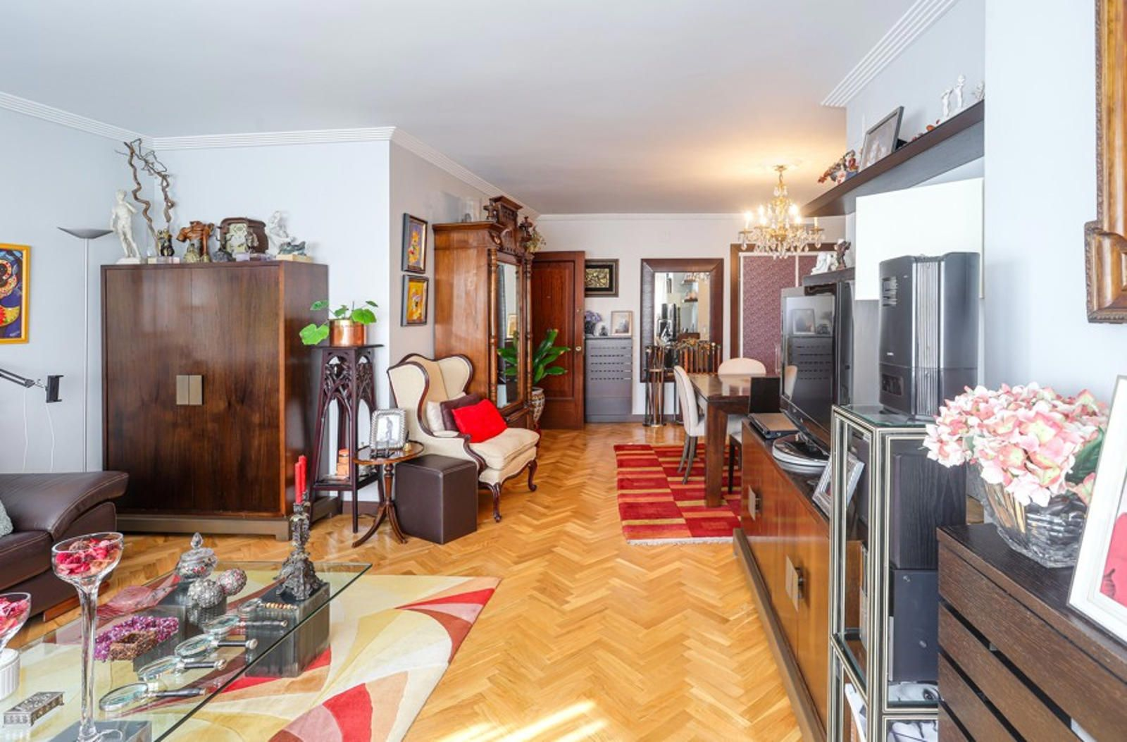 A home designed for natural light, comfort and peaceful living in Estrella