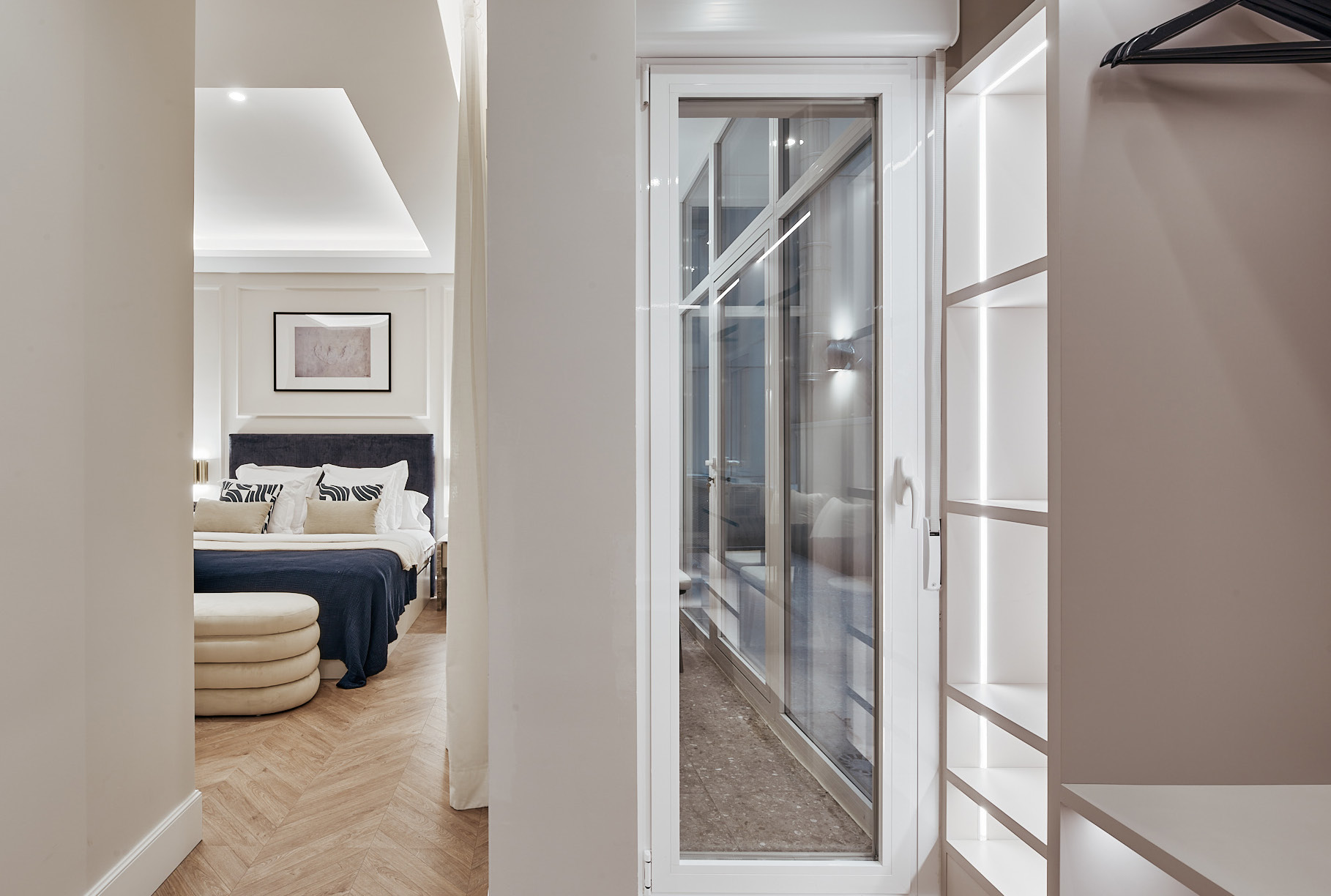 The comfort of having a terrace and private parking in Lista