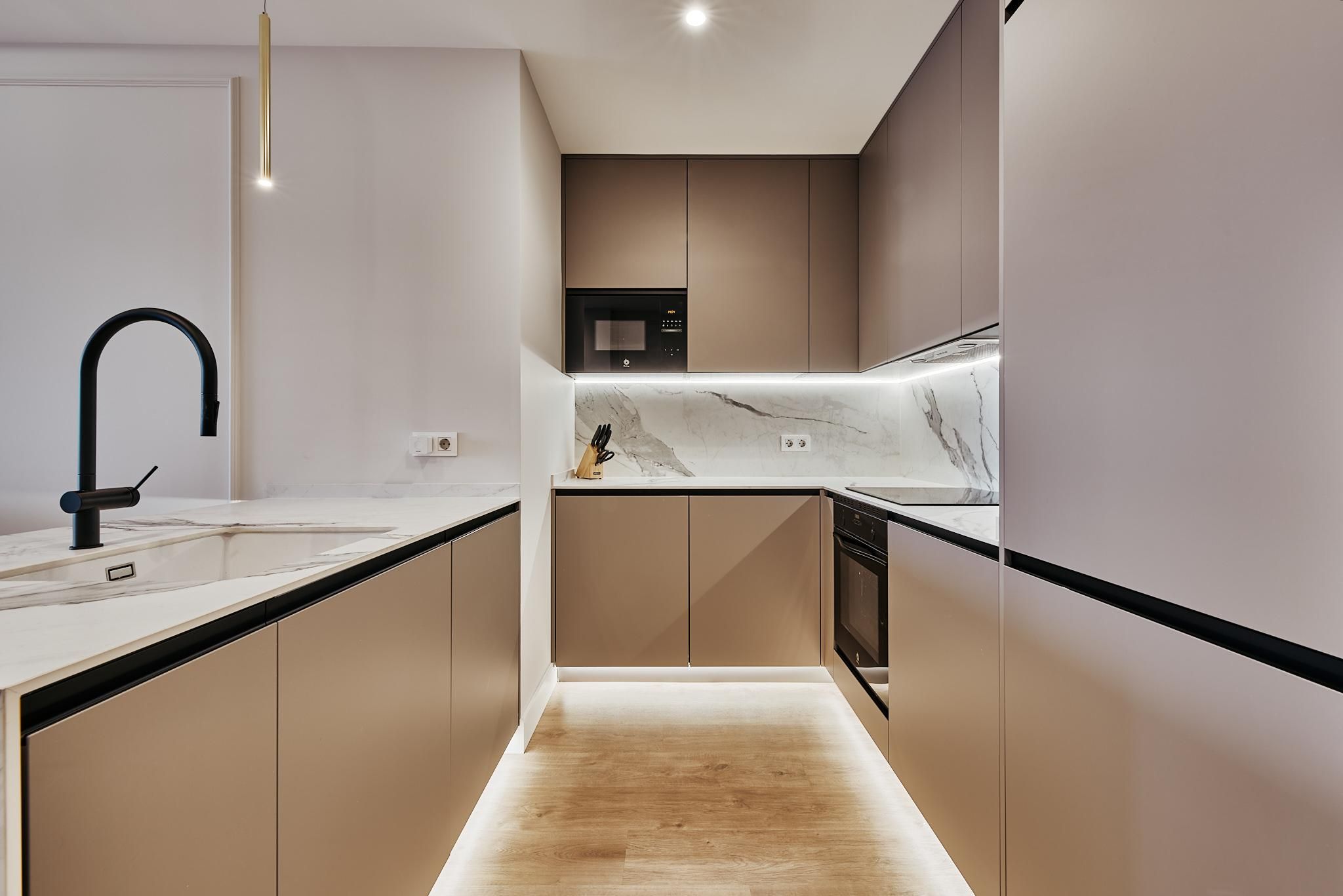 Move-in ready exterior apartment on the fifth floor