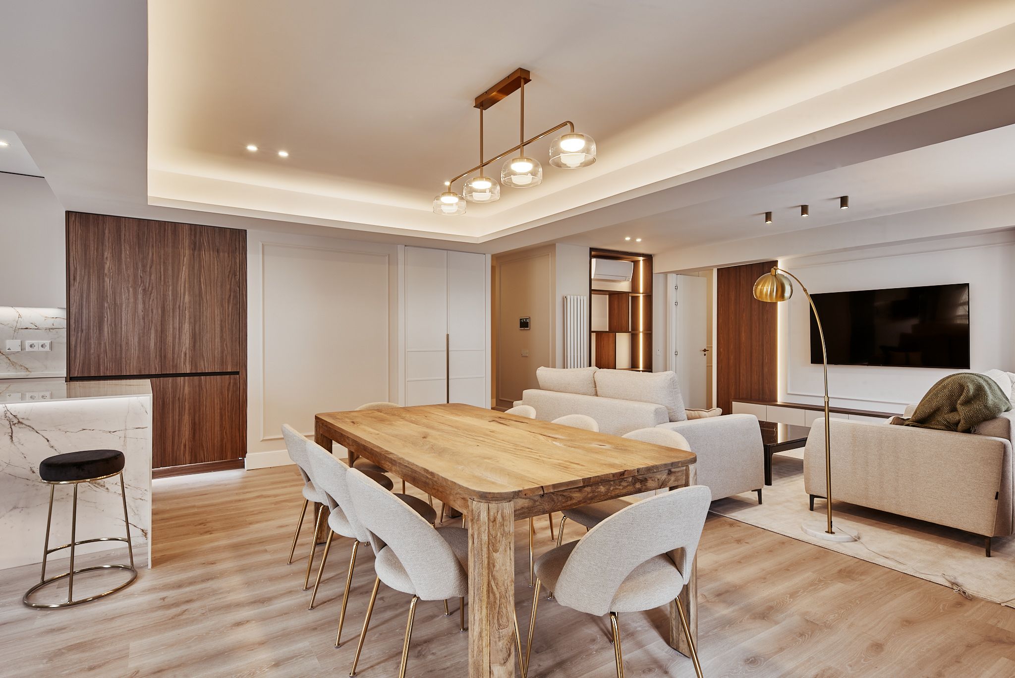Salón amplio, domótica y confort en Goya