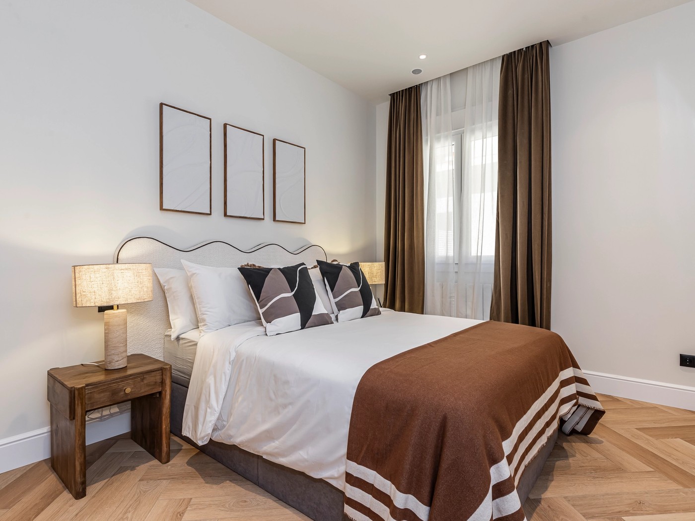 Luz en cuatro orientaciones y terraza privada en Lista