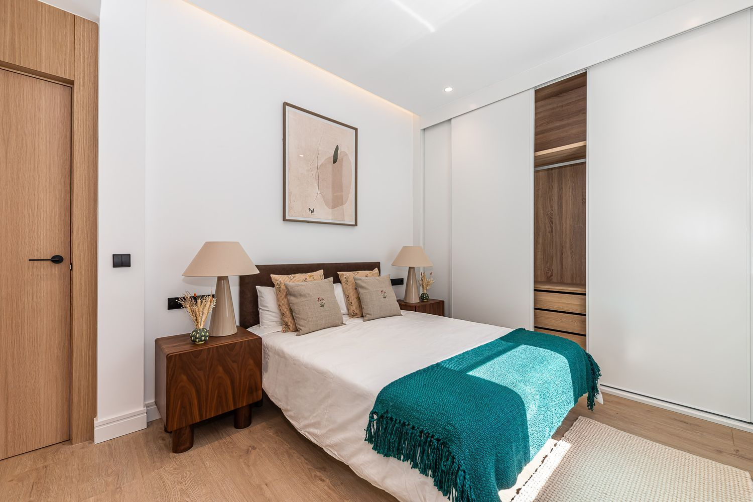 A bright and peaceful penthouse moments from Retiro Park