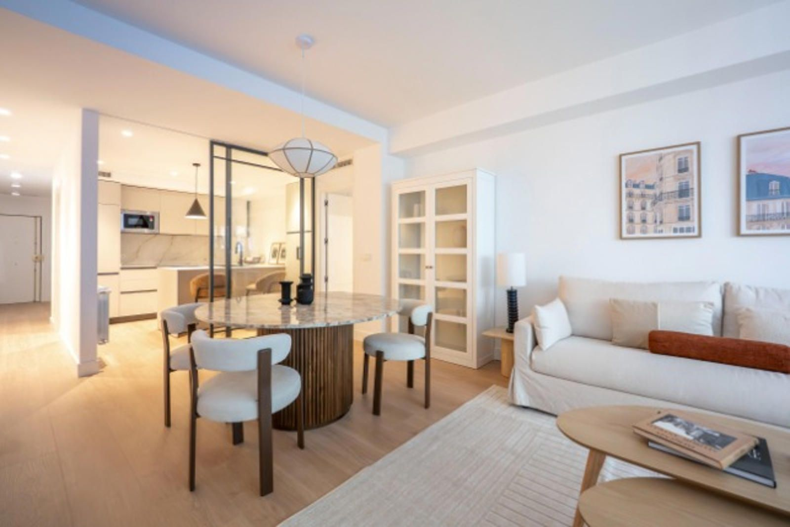Renovated apartment in Cuatro Caminos with three bedrooms and premium finishes