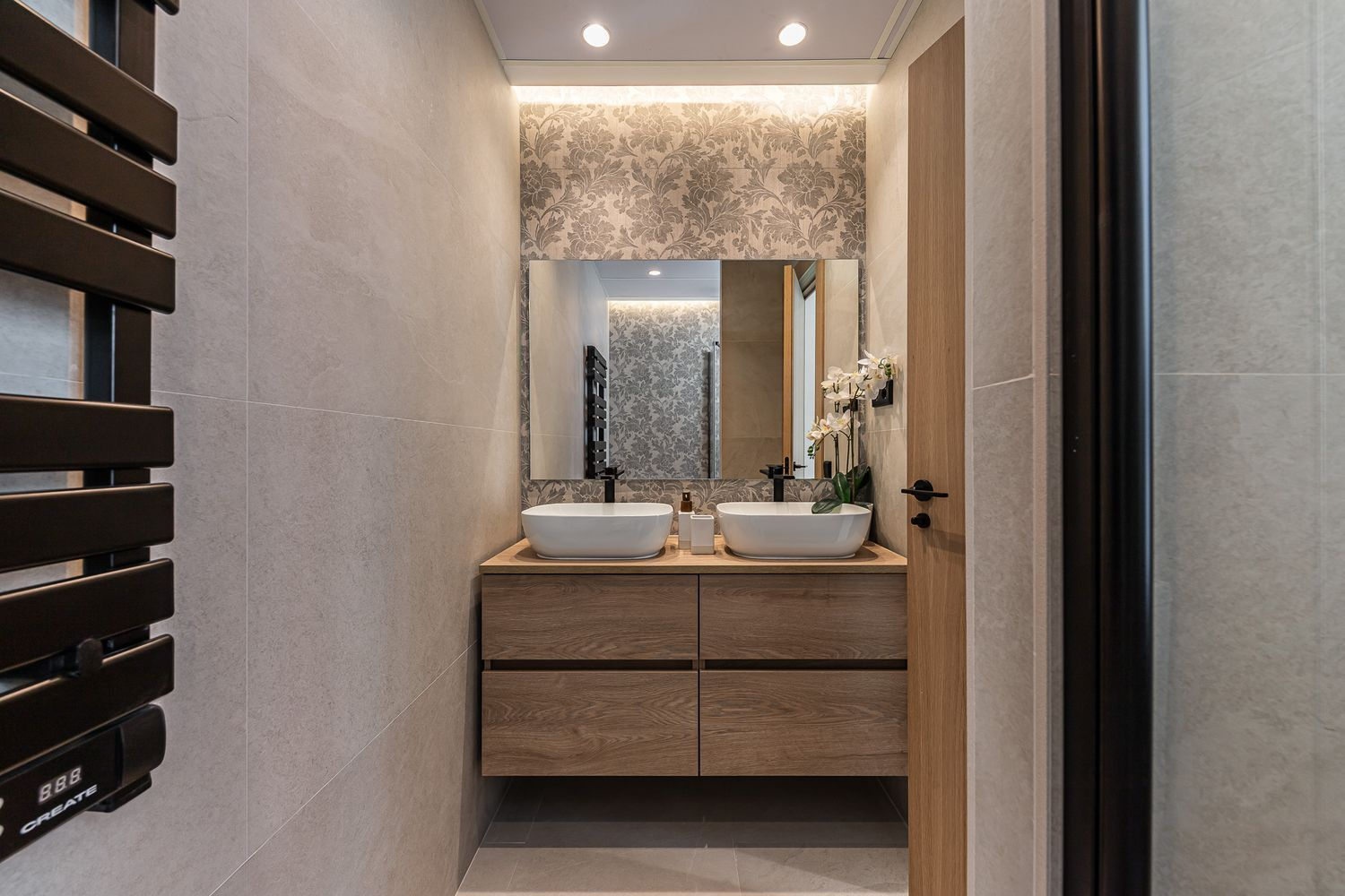 A bright and peaceful penthouse moments from Retiro Park