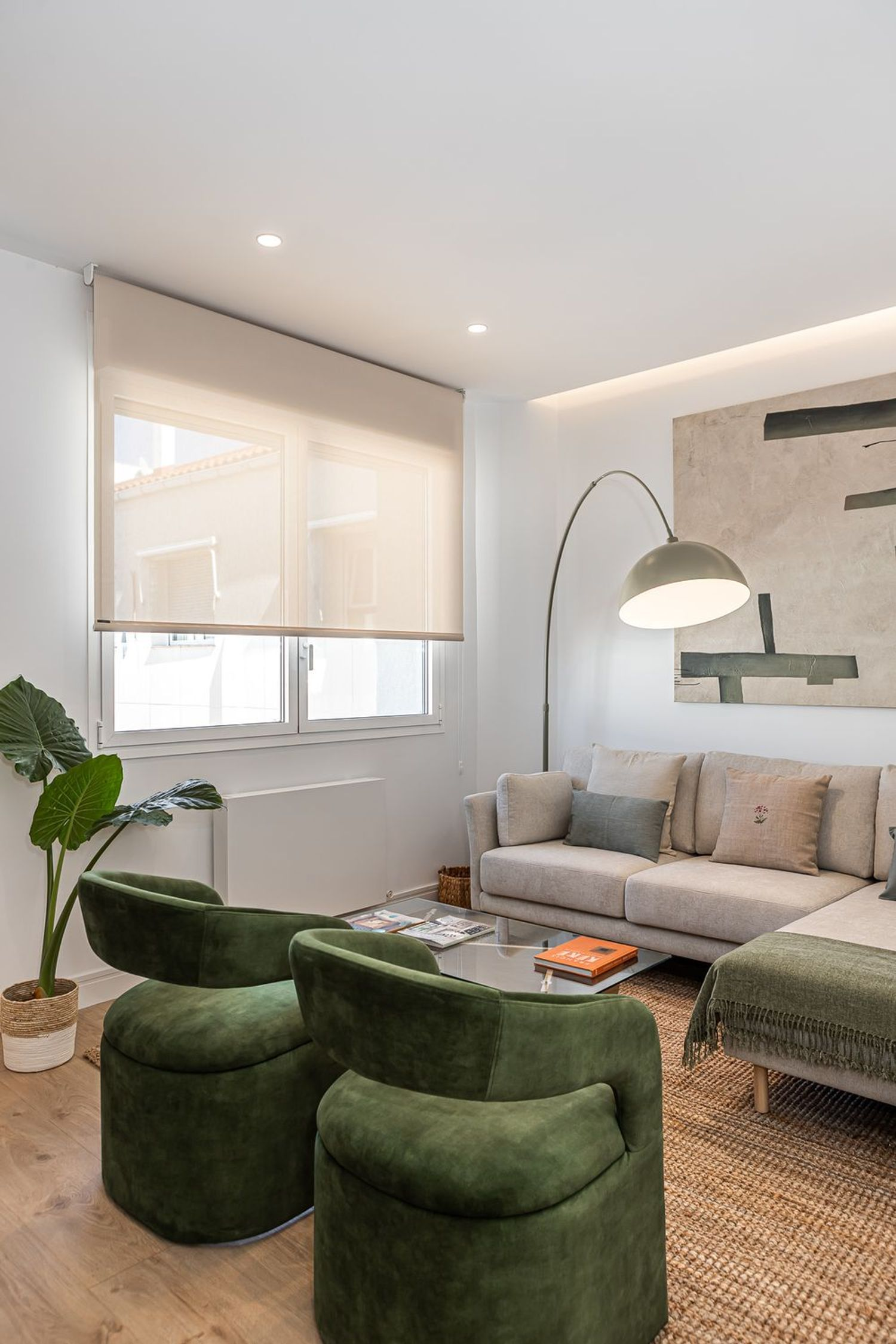A bright and peaceful penthouse moments from Retiro Park