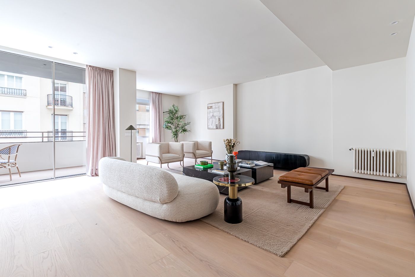 Four-bedroom living in the heart of prestigious Recoletos