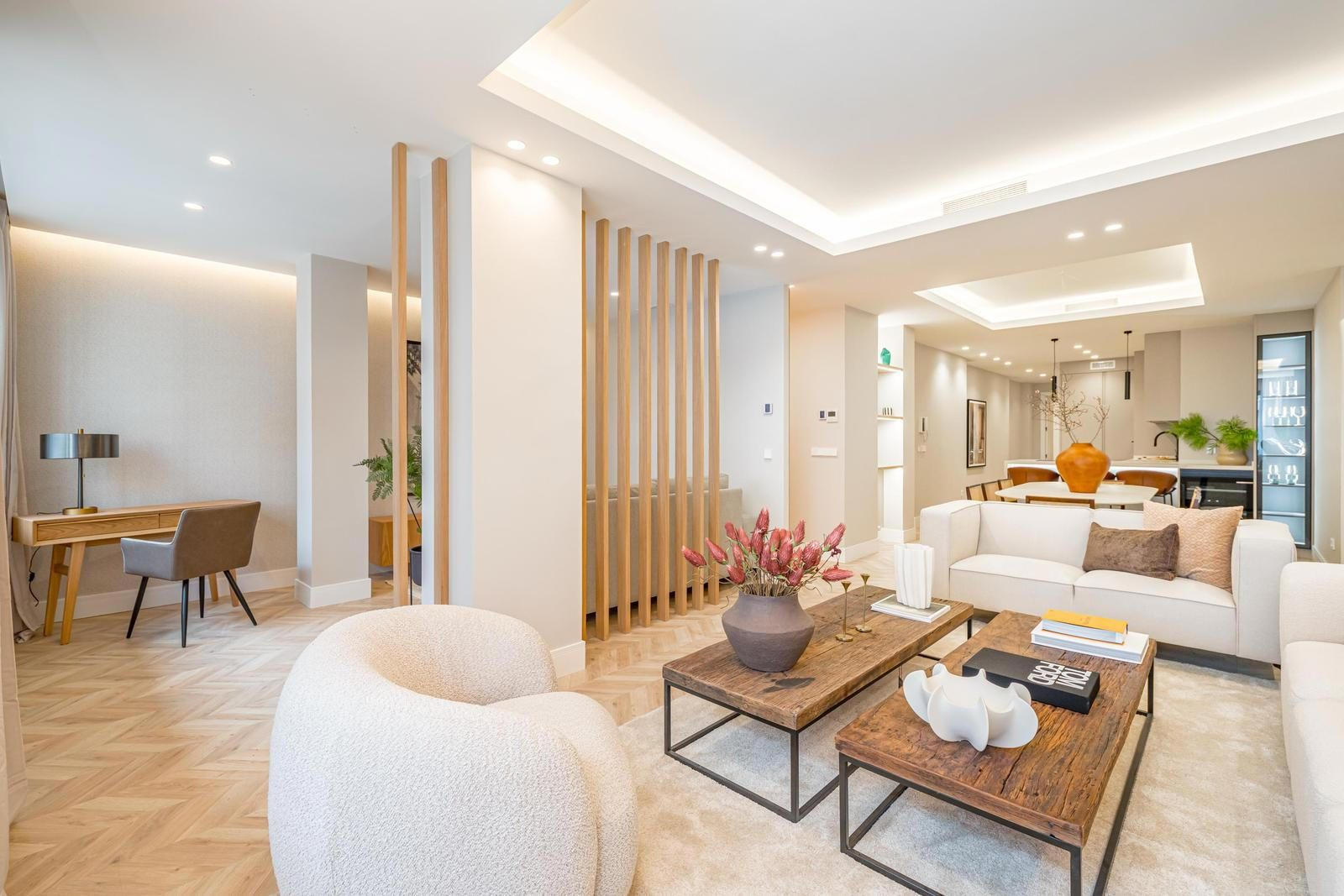 Morning light and generous proportions in Castellana’s most refined residential setting