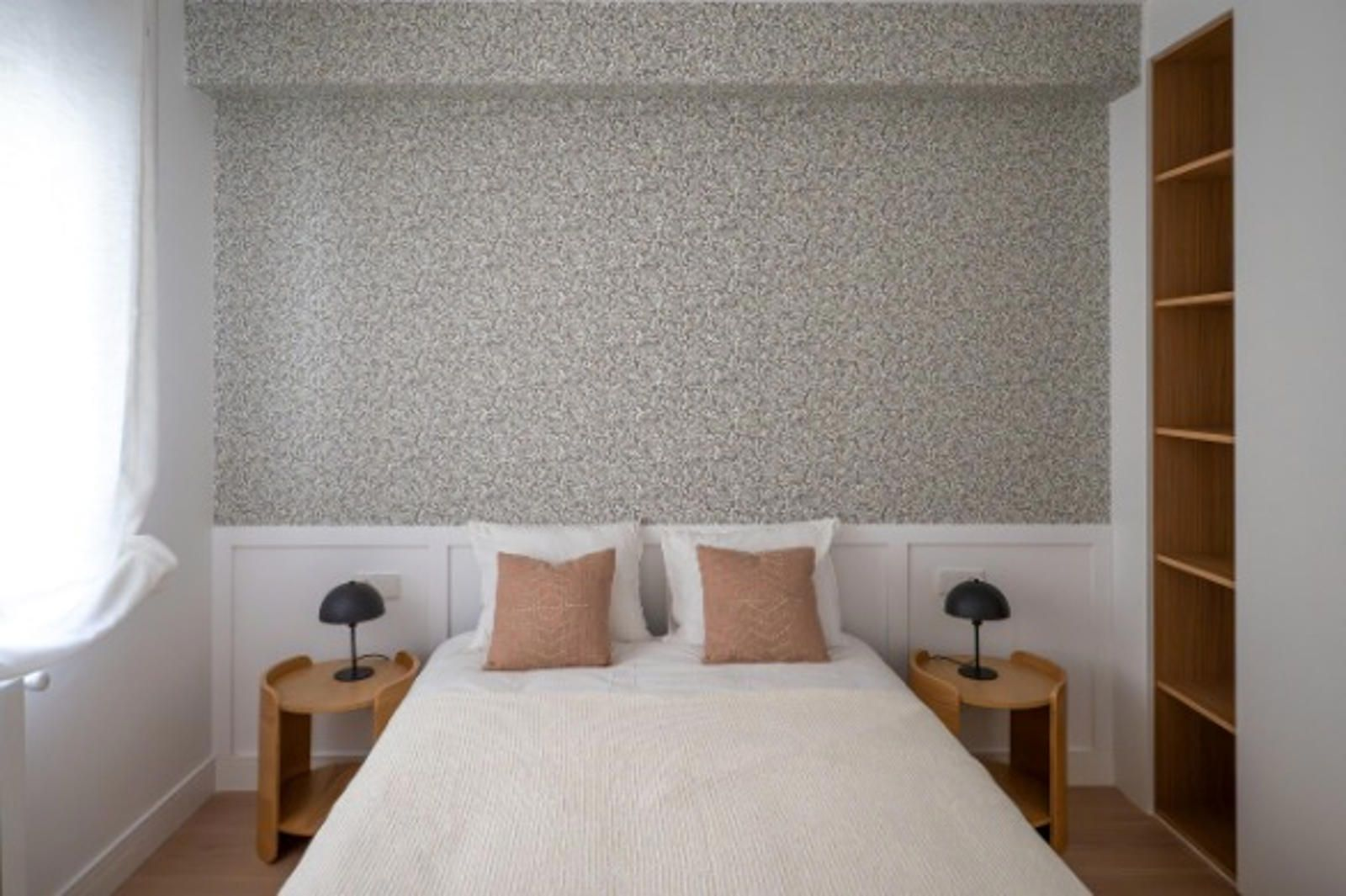 Renovated apartment in Cuatro Caminos with three bedrooms and premium finishes