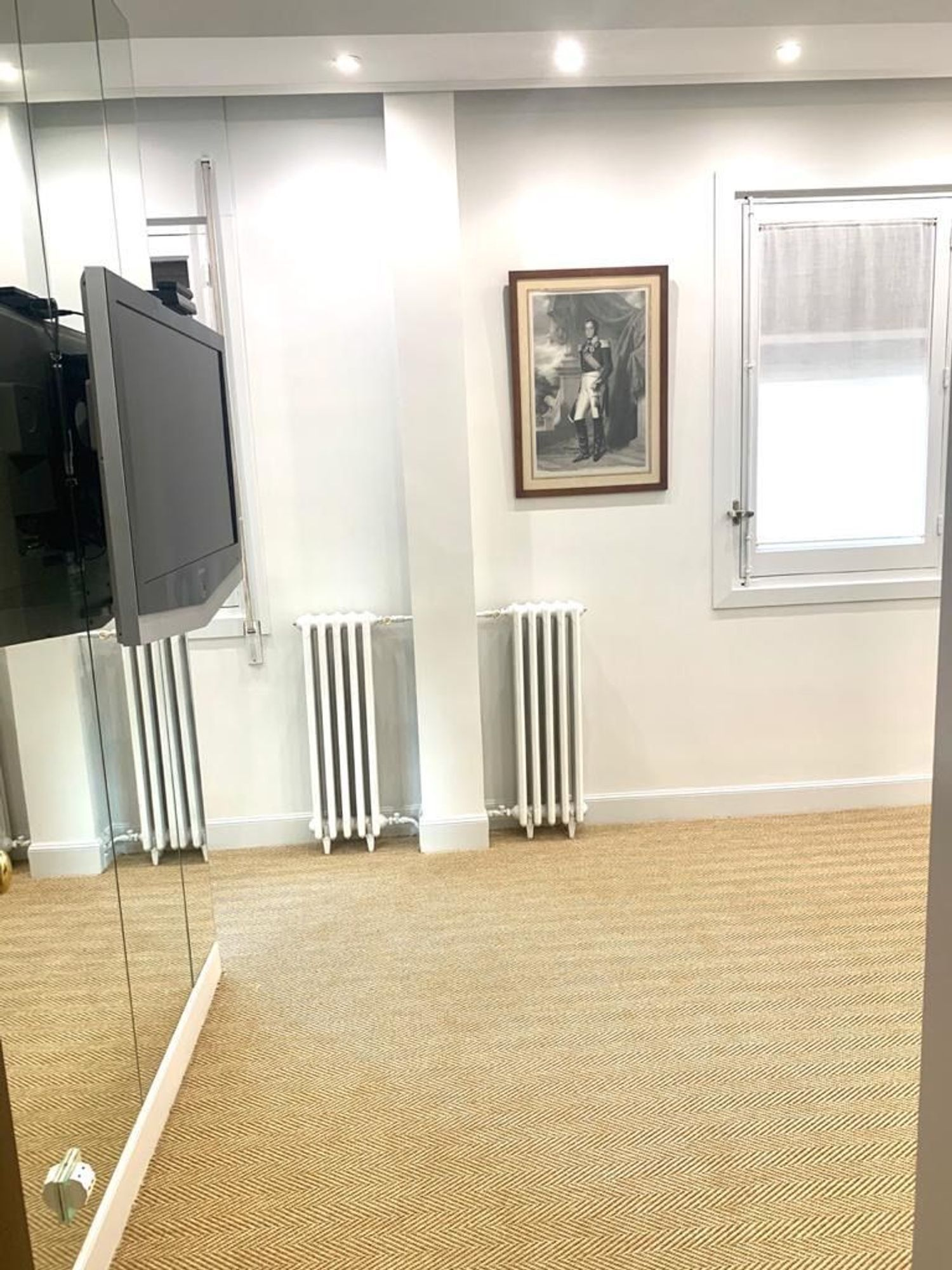 A timeless residence with refined city energy in the heart of Recoletos