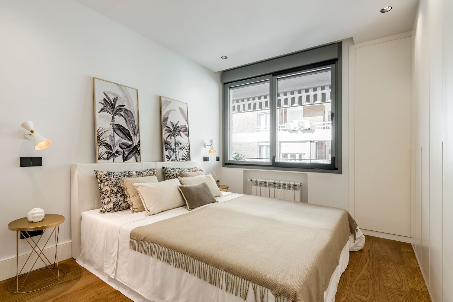 Generous living spaces and seamless outdoor living in one of Salamanca’s finest areas