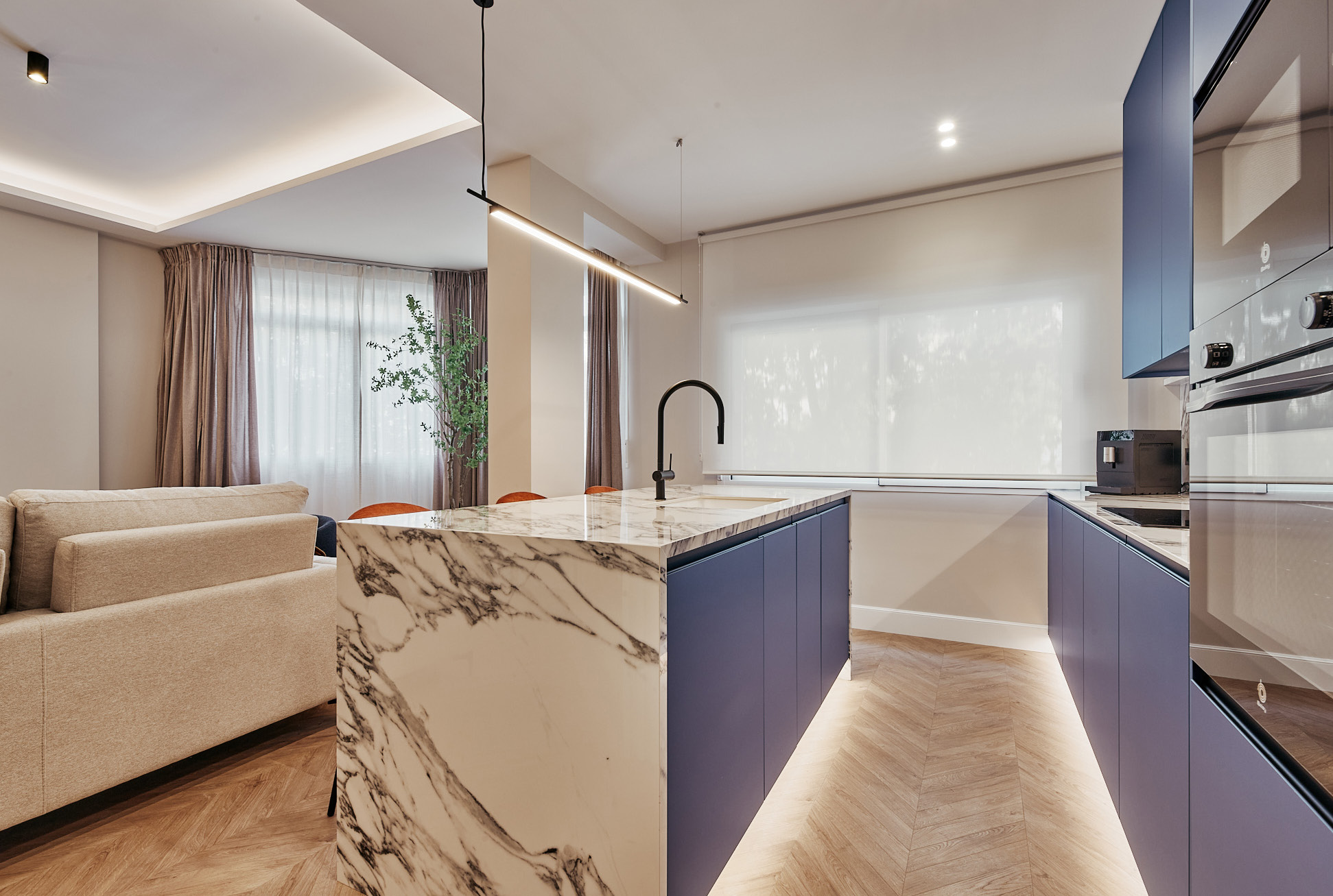 The comfort of having a terrace and private parking in Lista