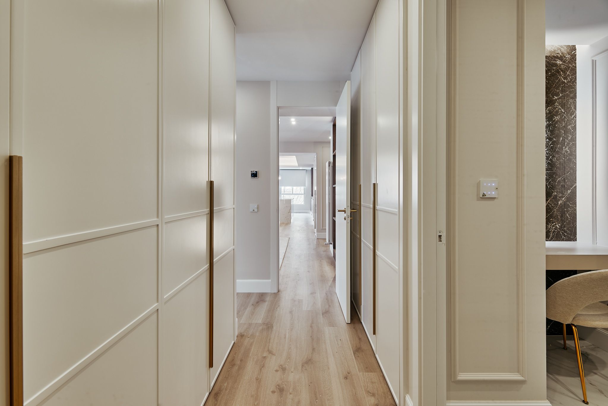 Salón amplio, domótica y confort en Goya