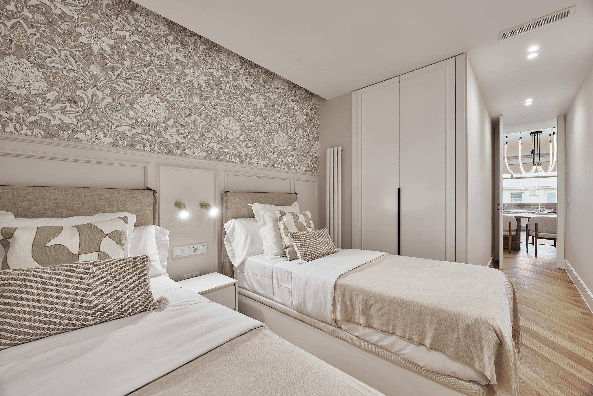 Luxury apartment in Castellana with excellent connectivity and refined city living