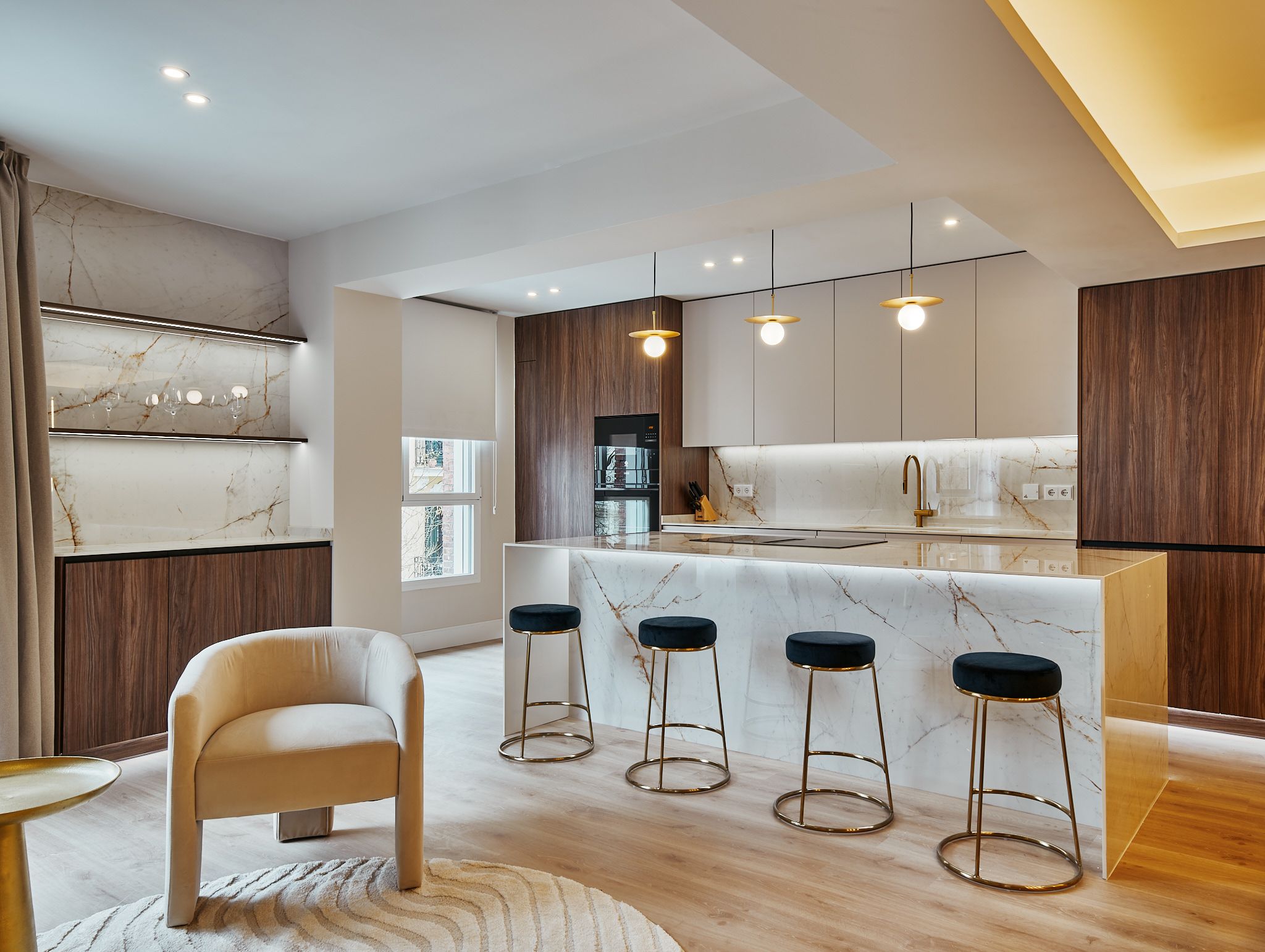 Salón amplio, domótica y confort en Goya