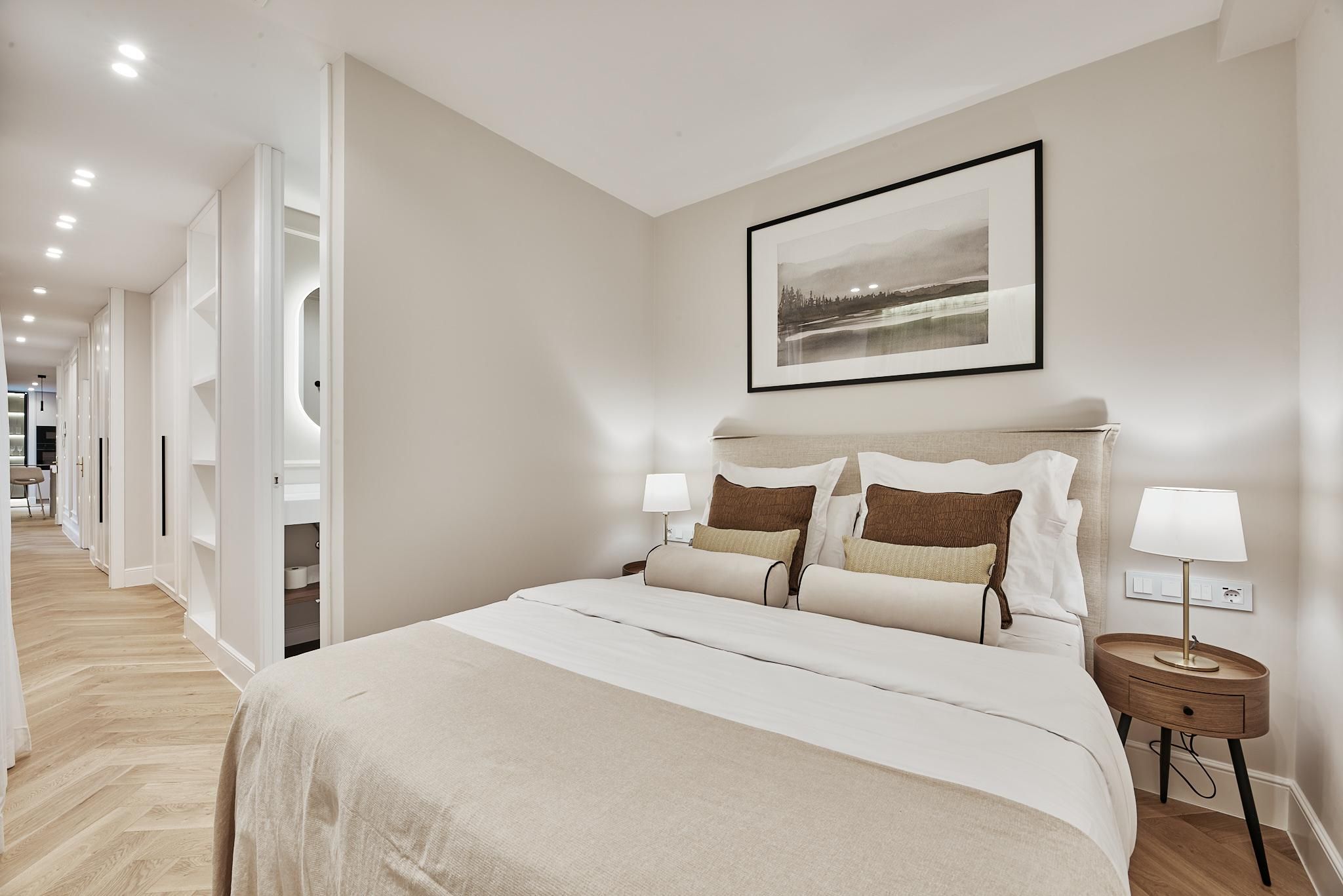 Luxury apartment in Castellana with excellent connectivity and refined city living