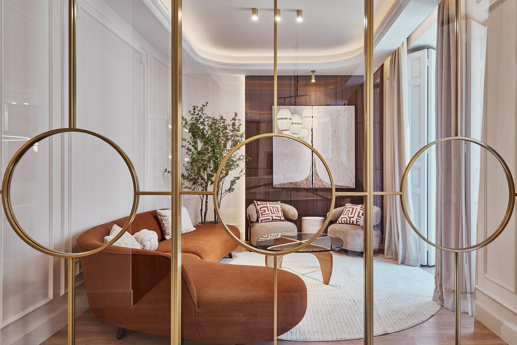Luxury apartment in Justicia with four suites, dressing rooms and a historic building