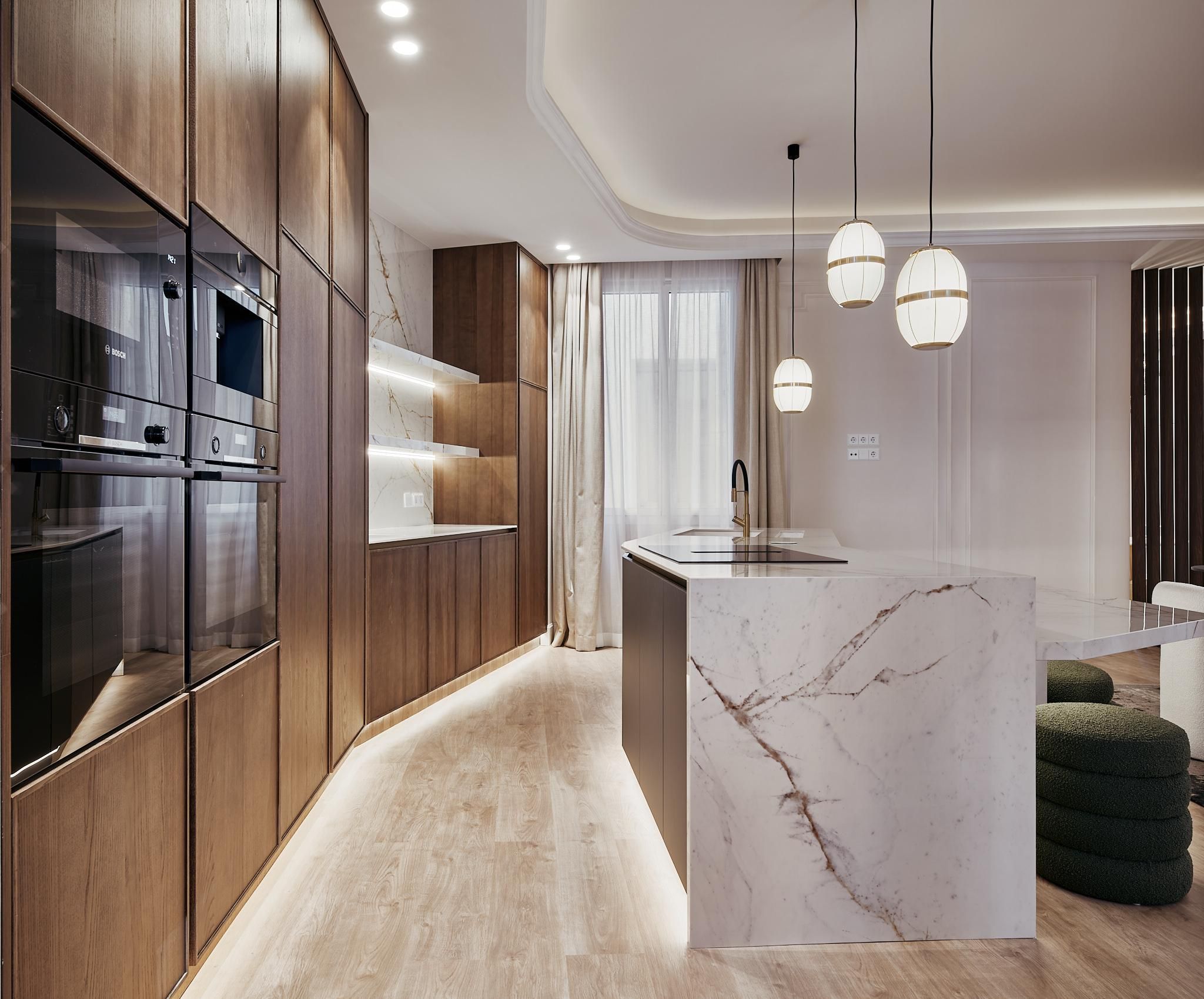 Luxury apartment in Justicia with four suites, dressing rooms and a historic building