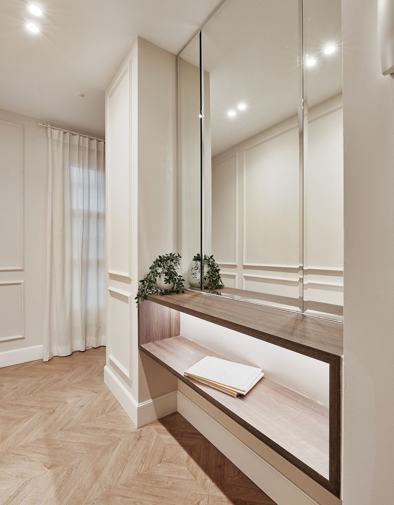 The comfort of having a terrace and private parking in Lista