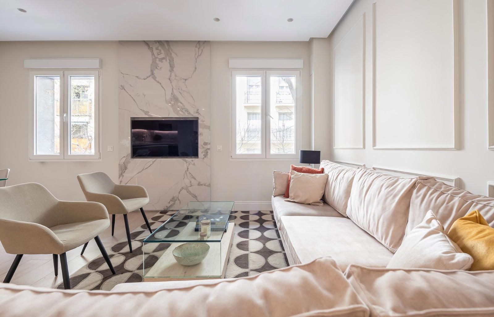 A contemporary residence designed for effortless living in Recoletos