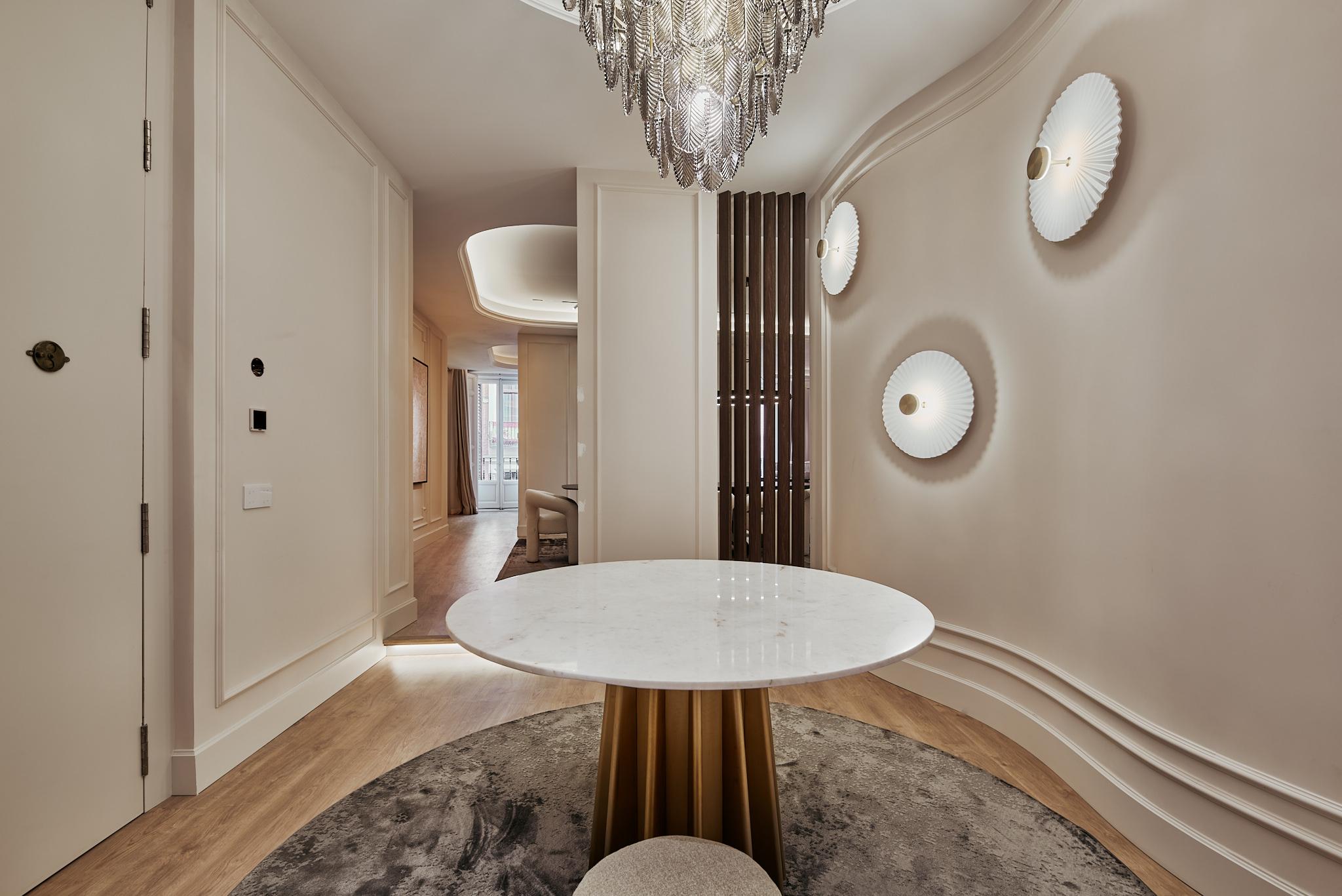 Luxury apartment in Justicia with four suites, dressing rooms and a historic building
