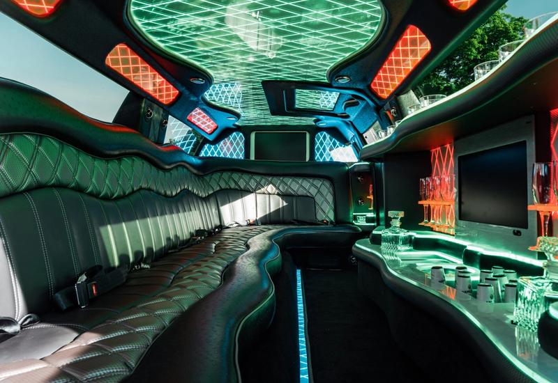 Chrysler 300 Stretch Limousine — view 4
