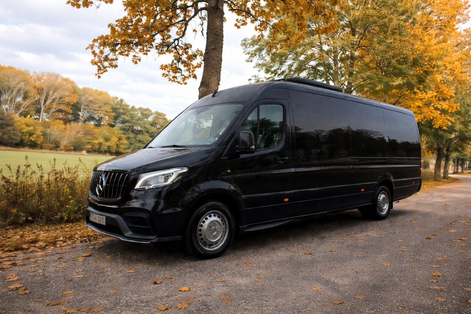 Mercedes-Benz Luxury Sprinter 19 — exterior
