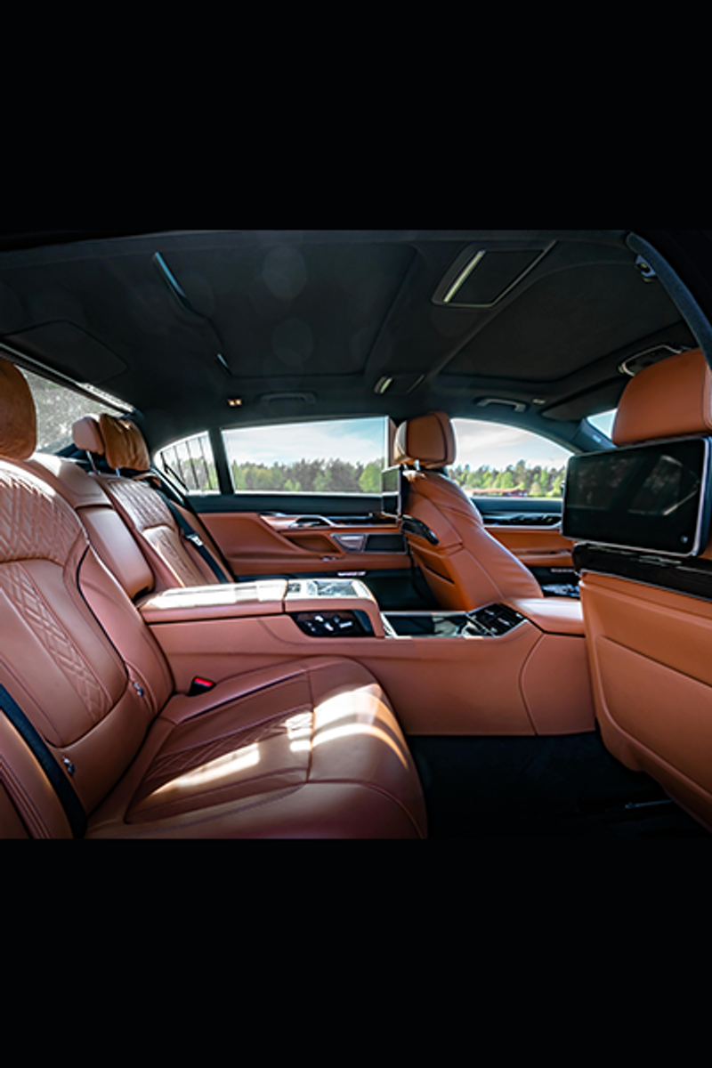 BMW 7 Series — view 4