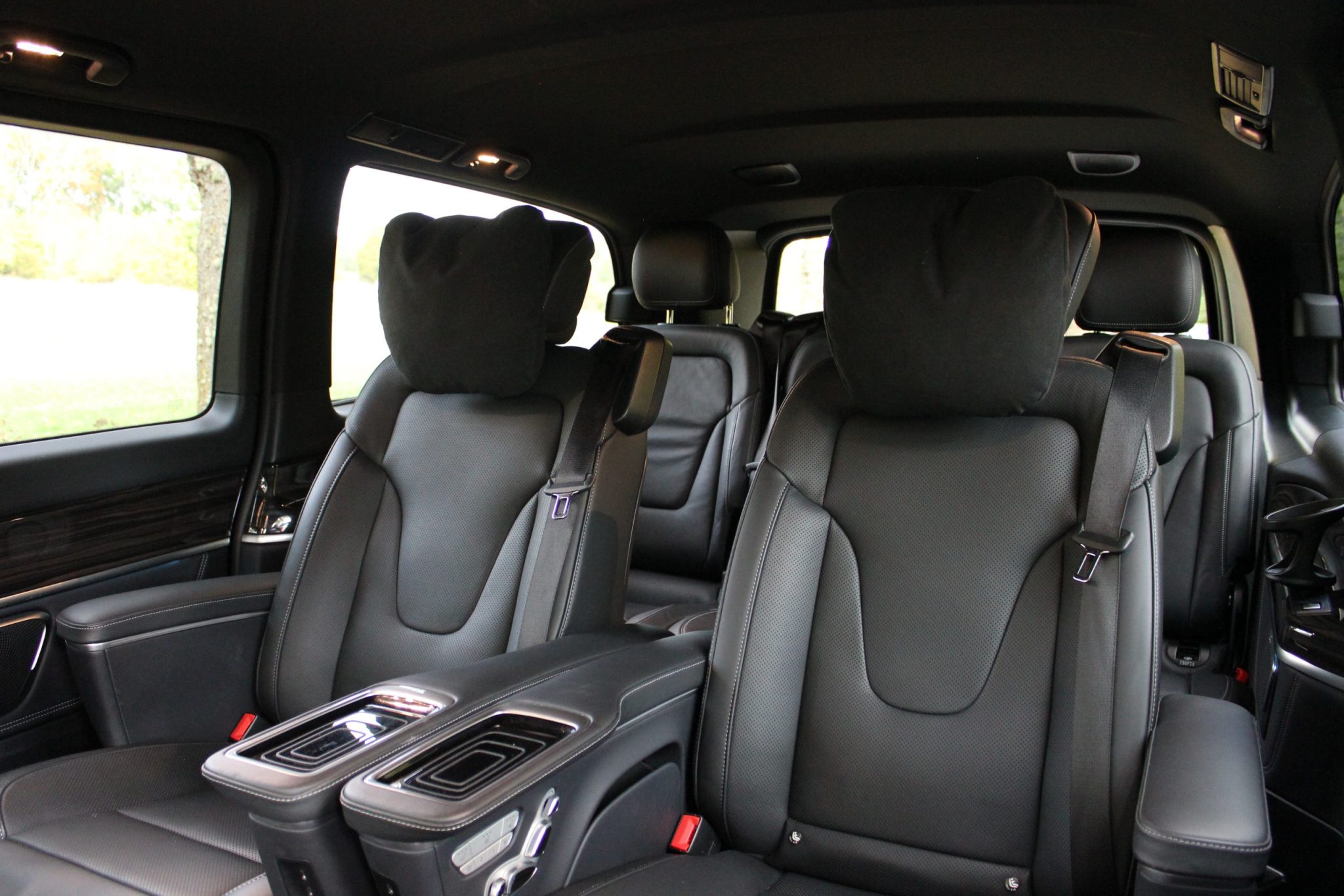 Mercedes-Benz V-Class Luxury Van — view 4