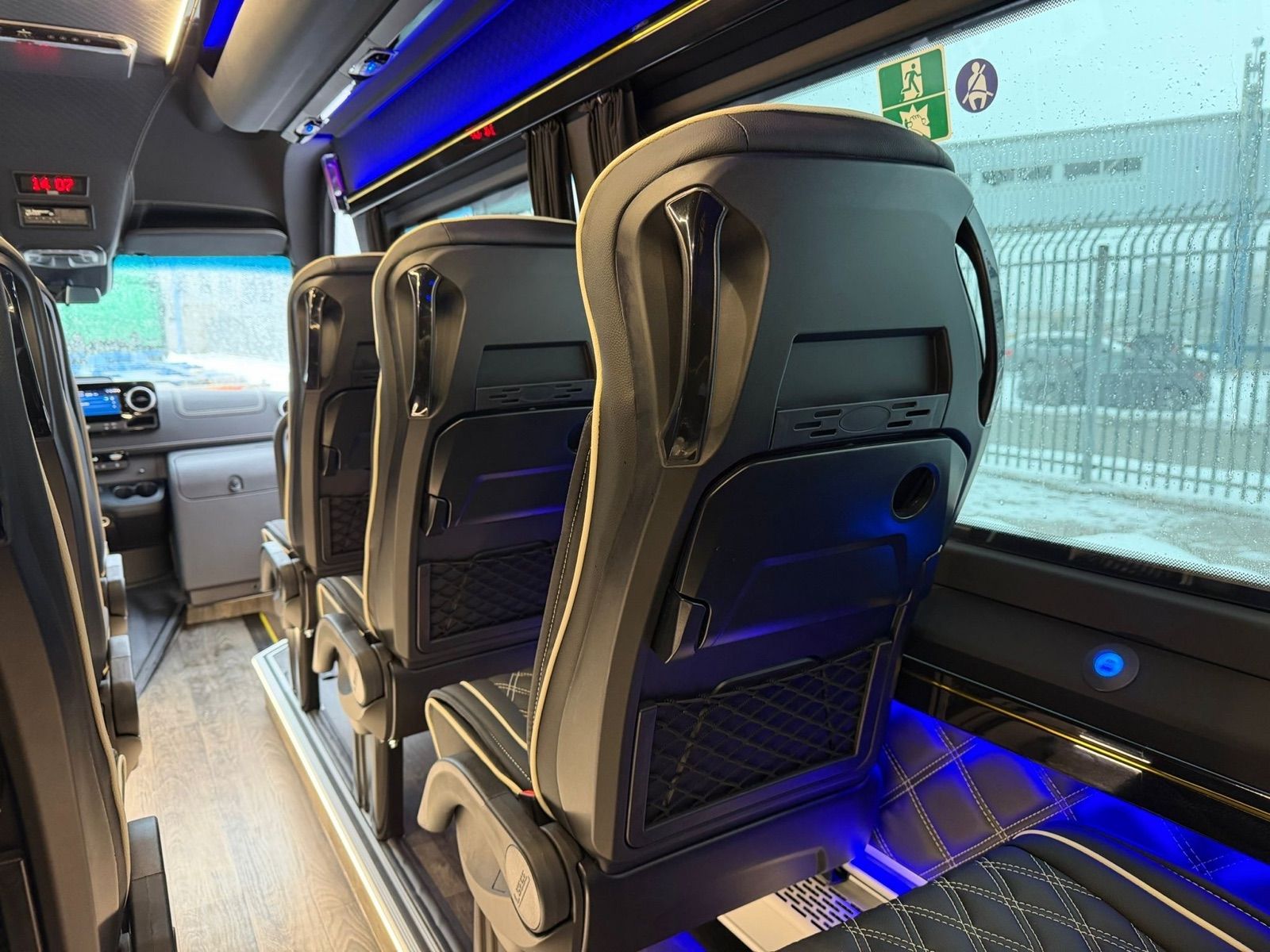 Mercedes-Benz Luxury Sprinter 19 — interior detail