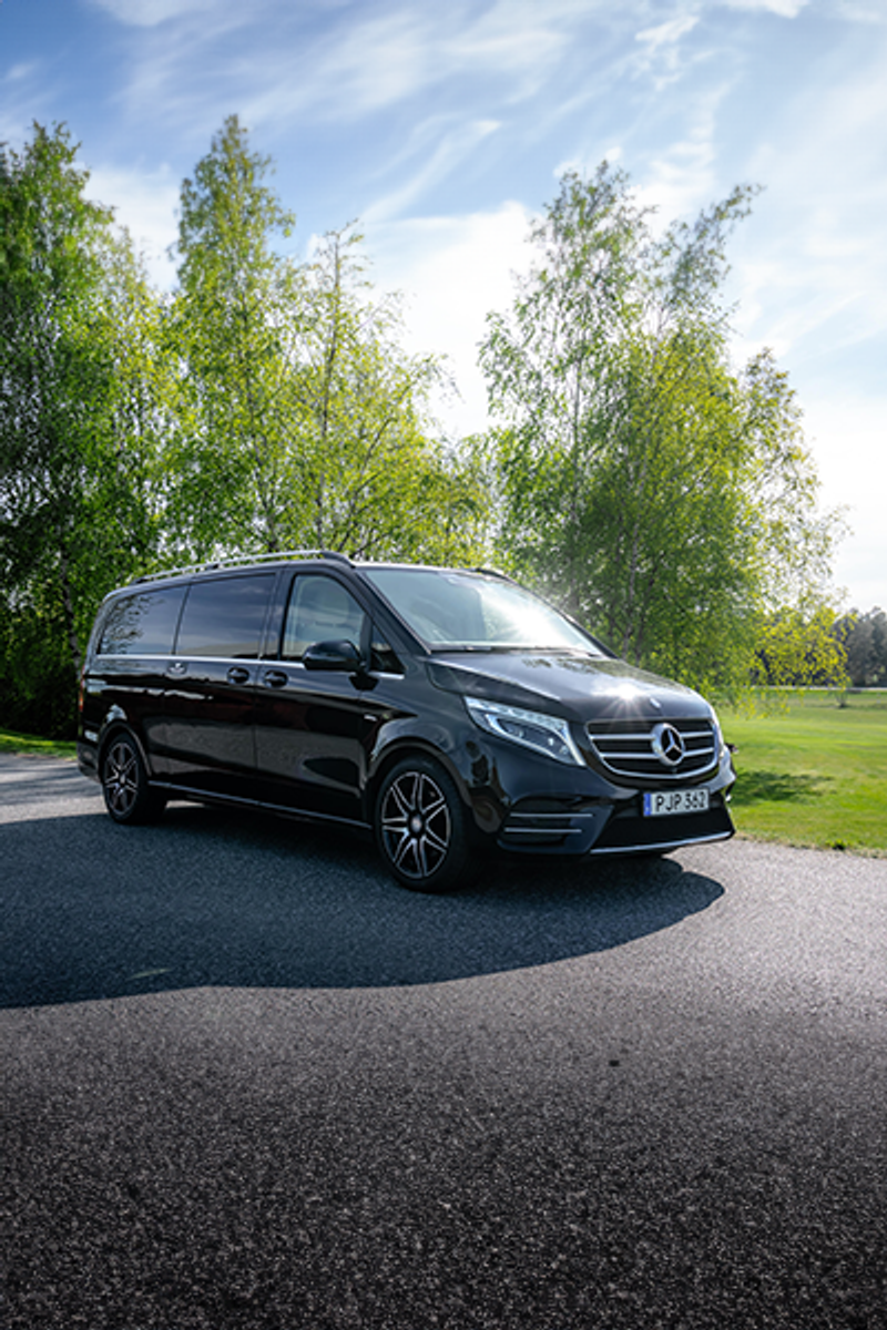 Mercedes-Benz V-Class Luxury Van — view 2
